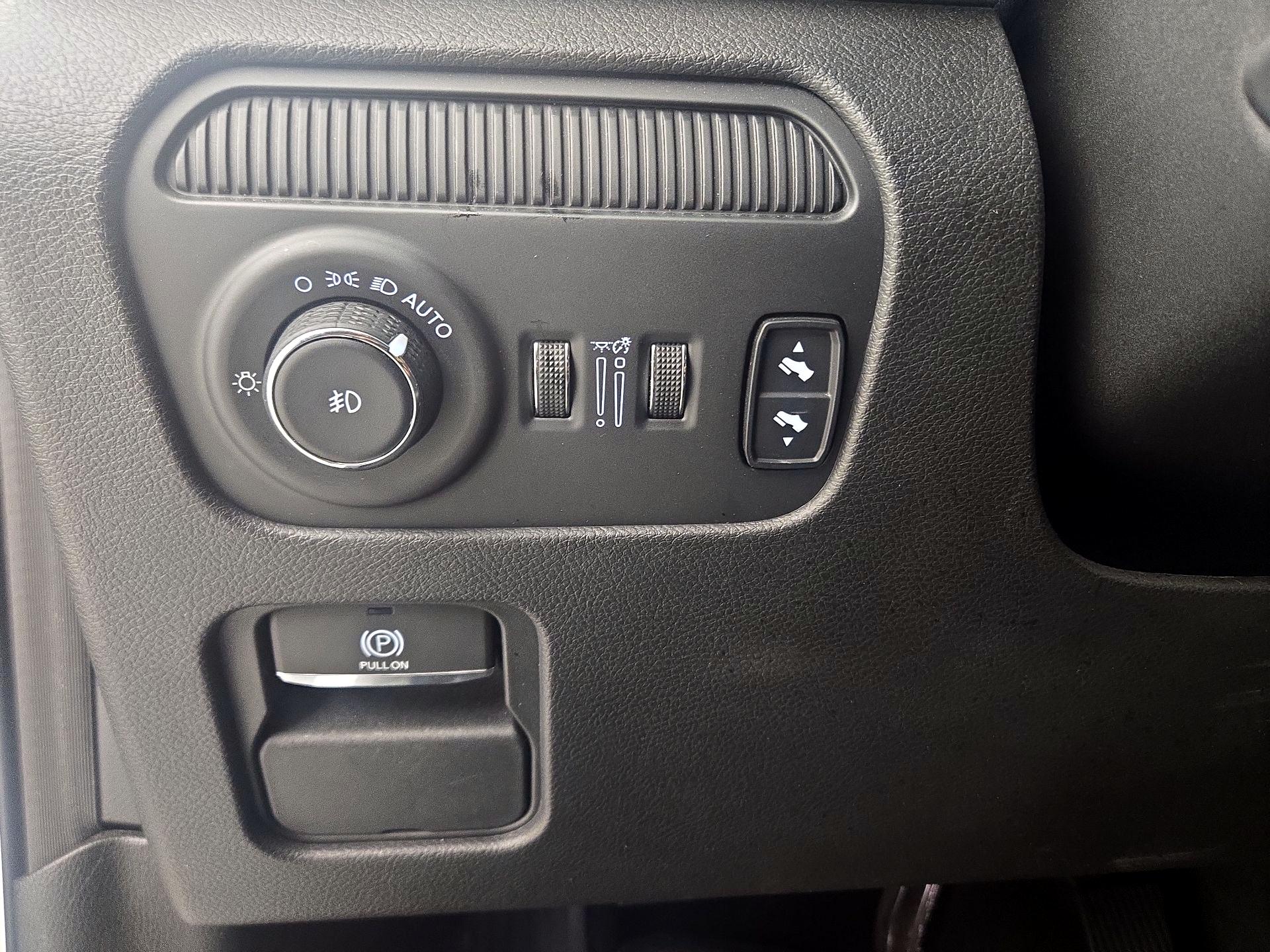 Thumbnail: 2024 Jeep Wagoneer - 13