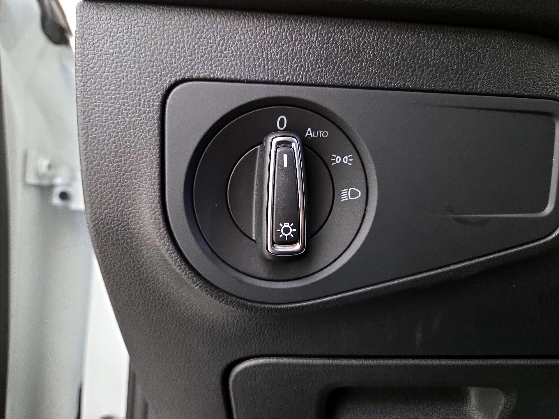 Thumbnail: 2023 Volkswagen Tiguan - 13