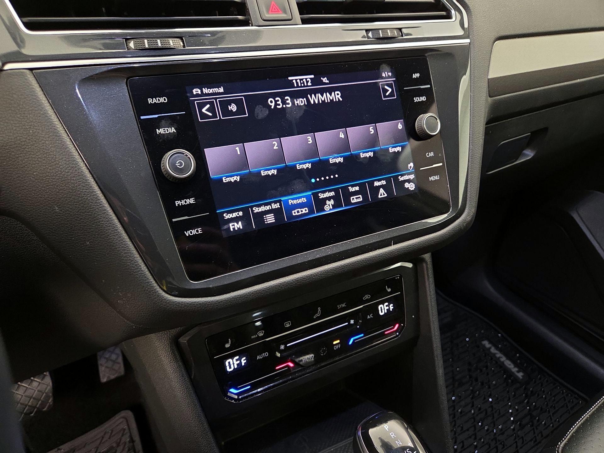 Thumbnail: 2023 Volkswagen Tiguan - 15