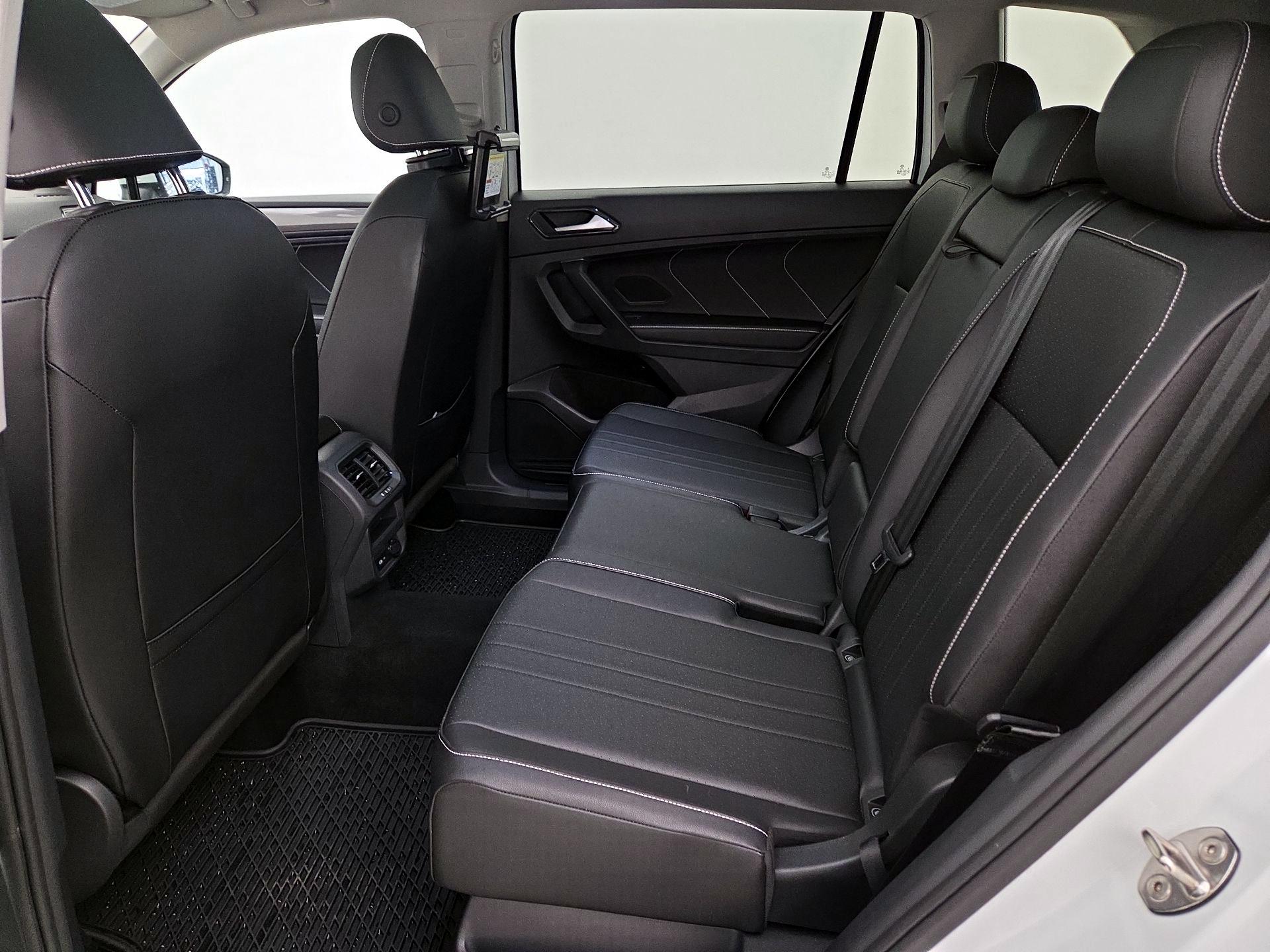 Thumbnail: 2023 Volkswagen Tiguan - 20