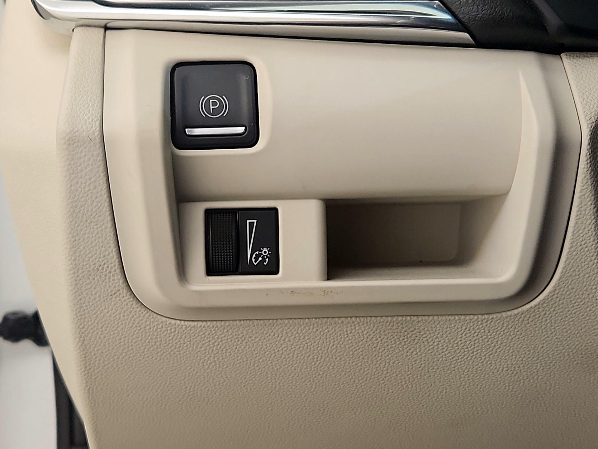 Thumbnail: 2021 Cadillac CT4 - 13