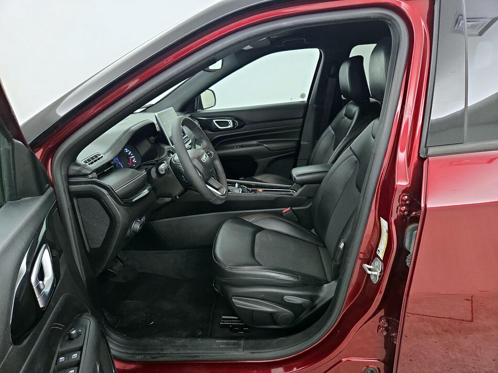 Thumbnail: 2022 Jeep Compass - 11