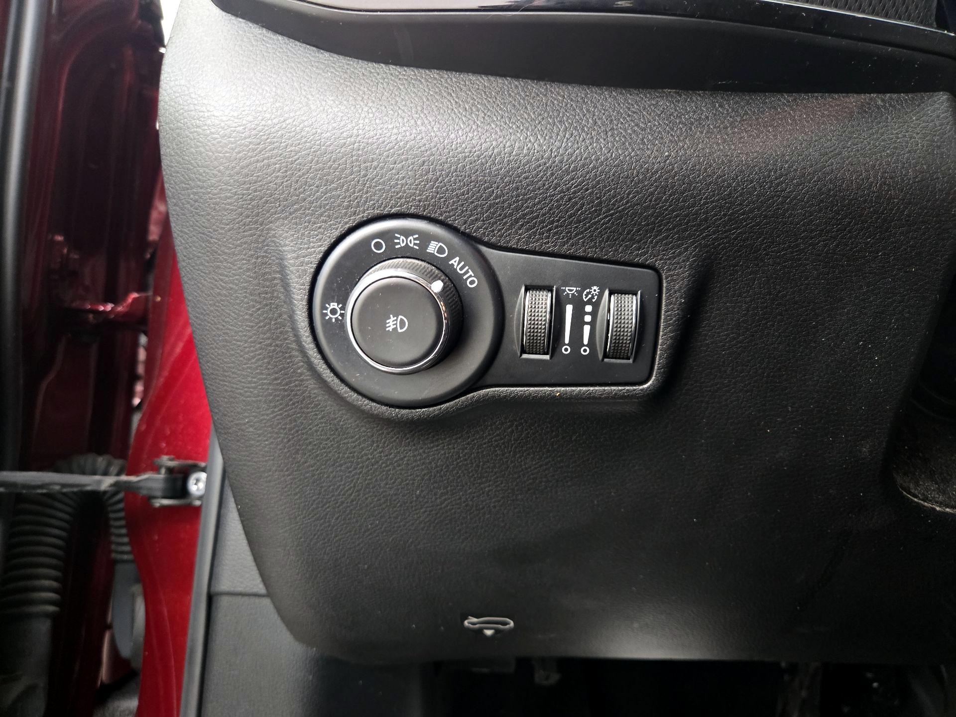 Thumbnail: 2022 Jeep Compass - 13