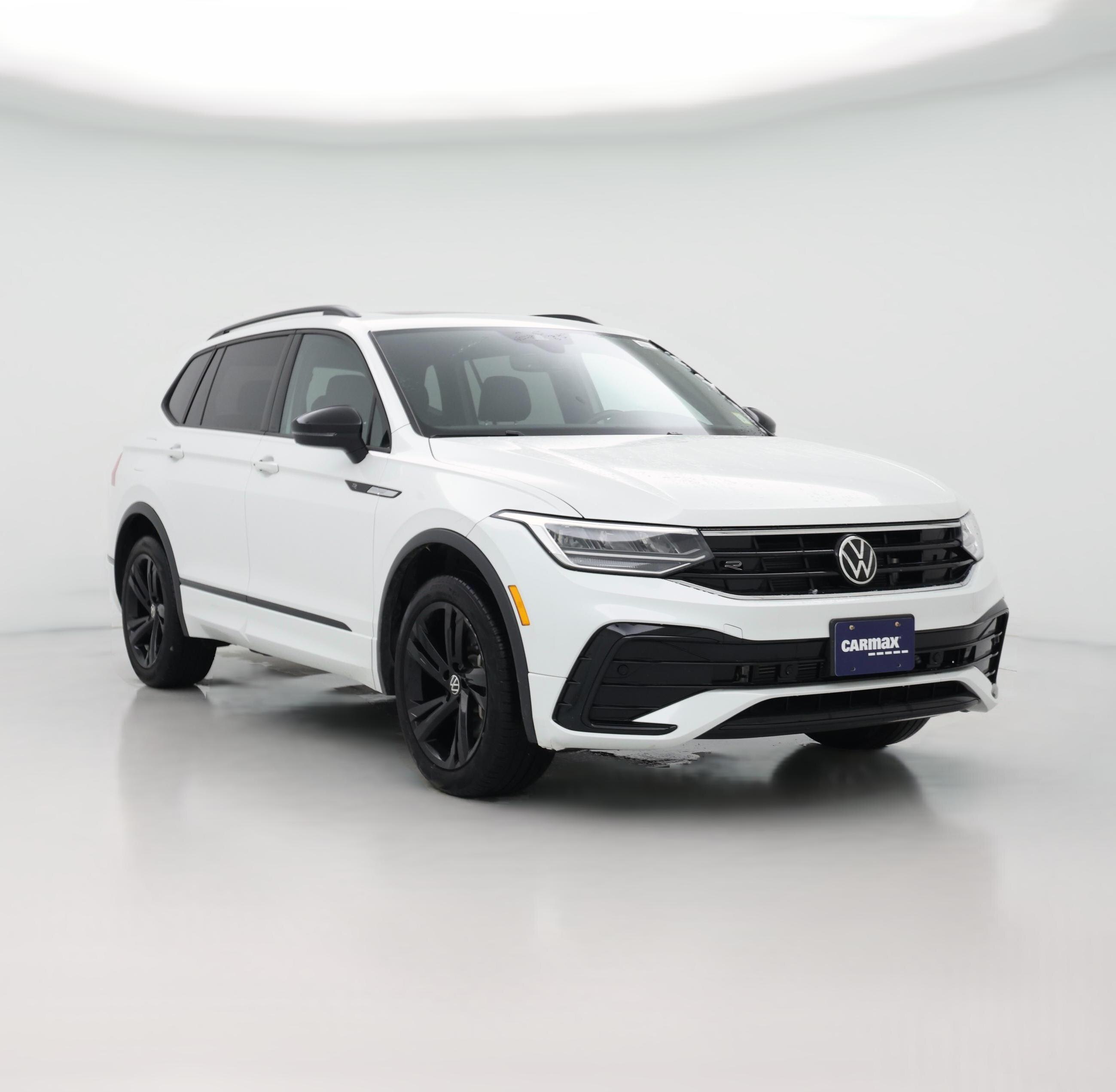 Thumbnail: 2023 Volkswagen Tiguan - 1