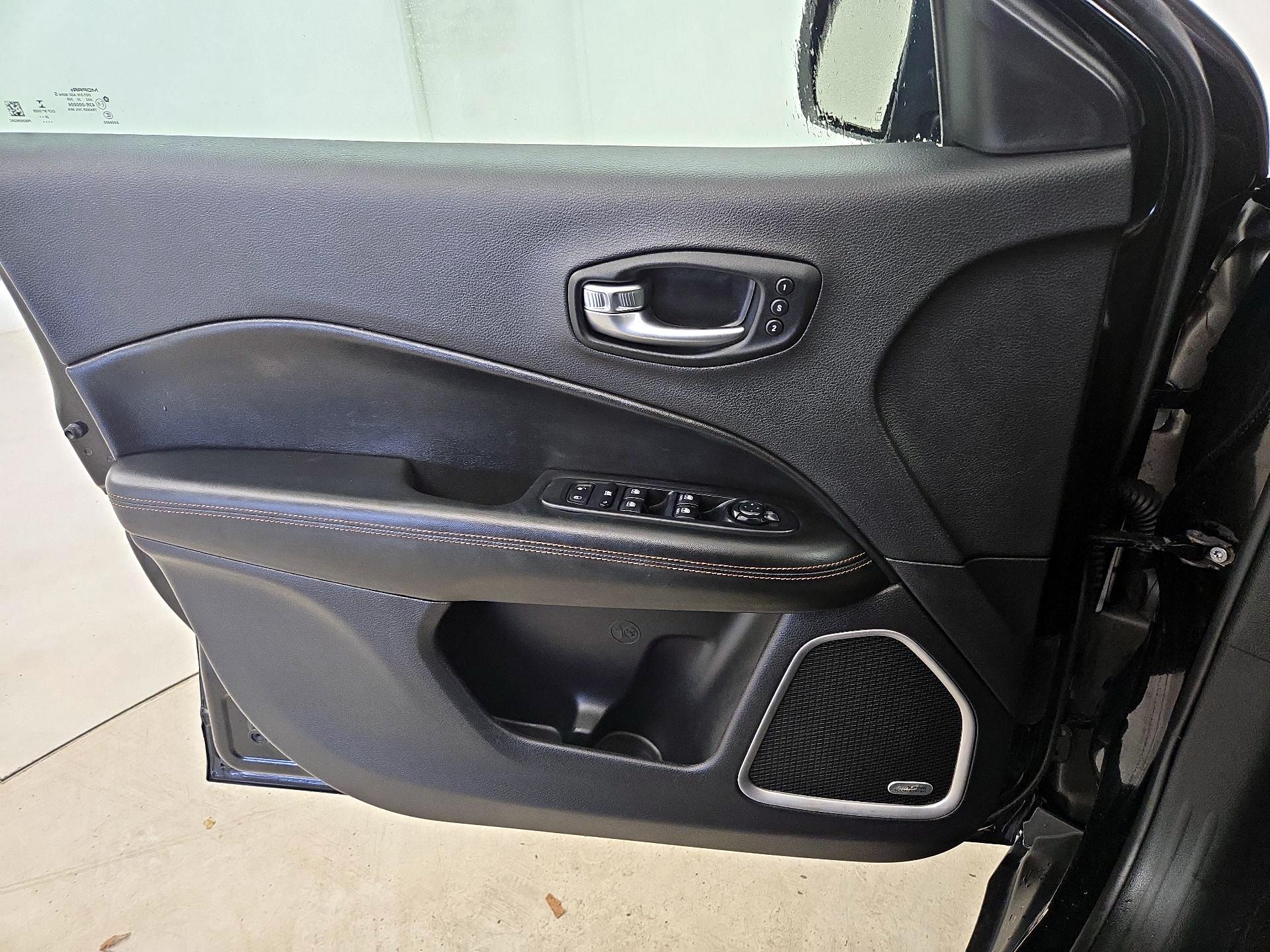 Thumbnail: 2021 Jeep Compass - 12