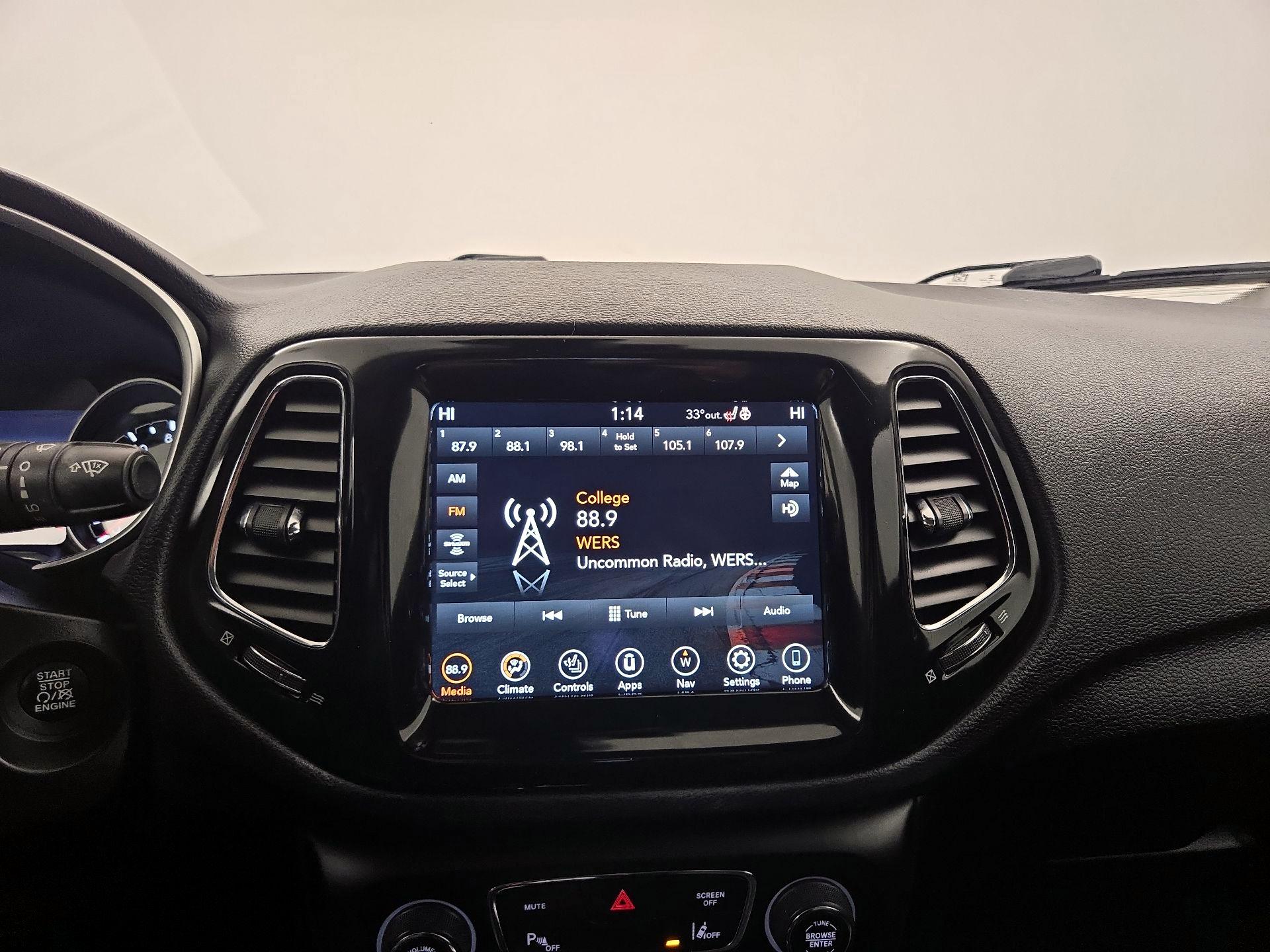 Thumbnail: 2021 Jeep Compass - 16