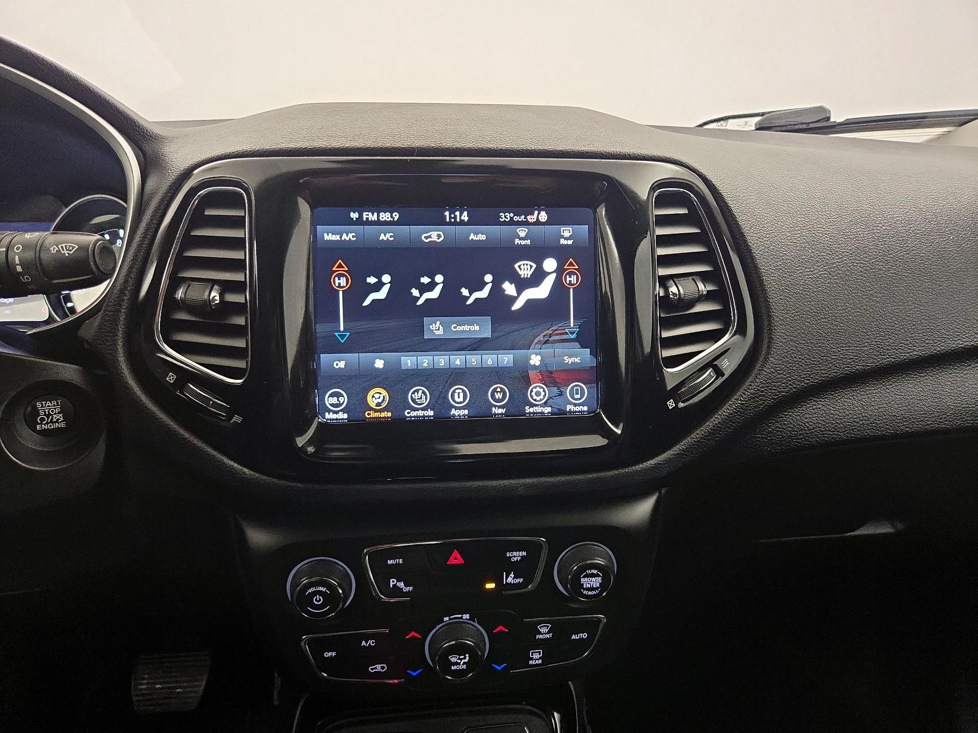 Thumbnail: 2021 Jeep Compass - 17