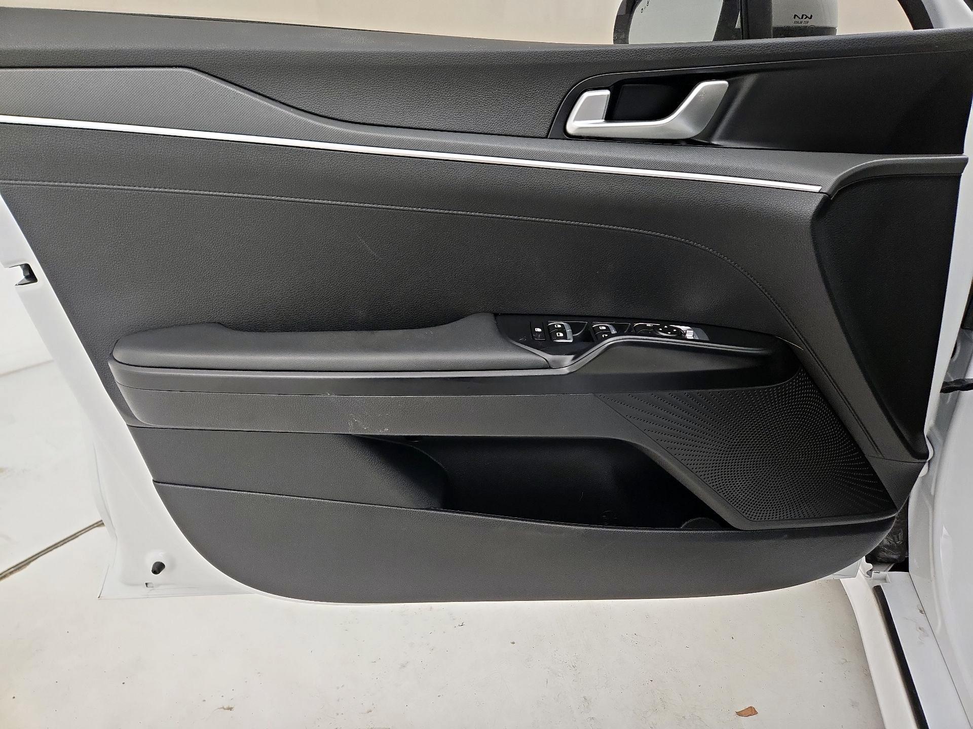 Thumbnail: 2023 Kia K5 - 12