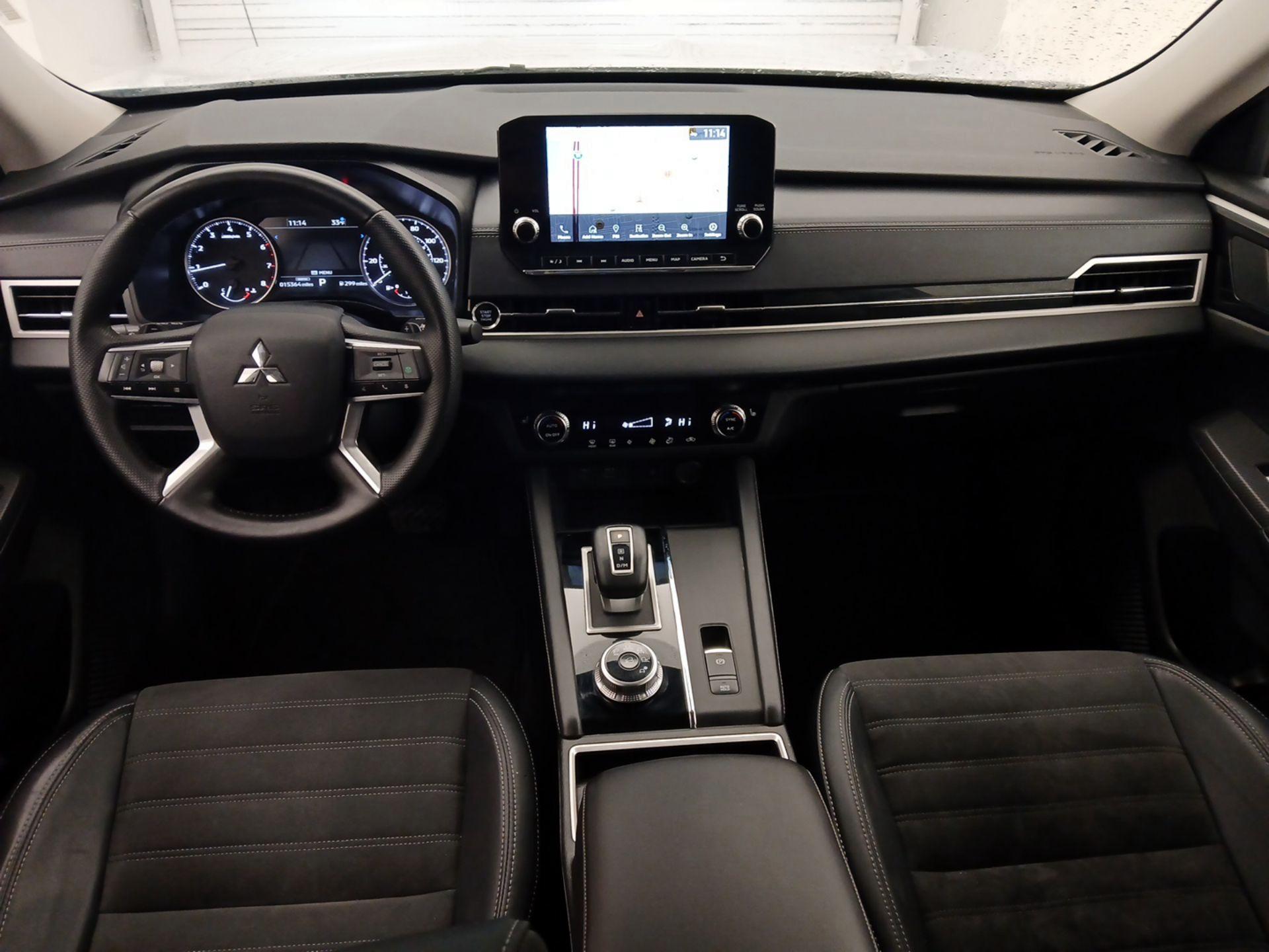 Thumbnail: 2024 Mitsubishi Outlander - 9