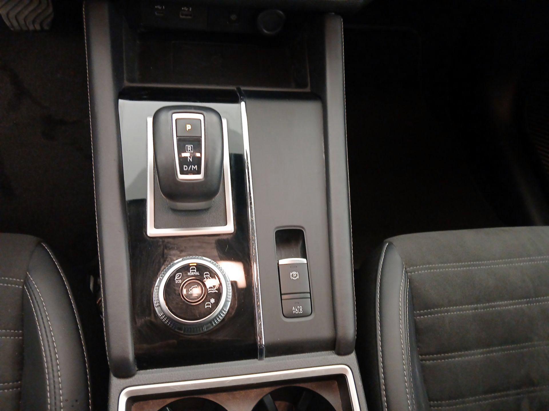 Thumbnail: 2024 Mitsubishi Outlander - 18