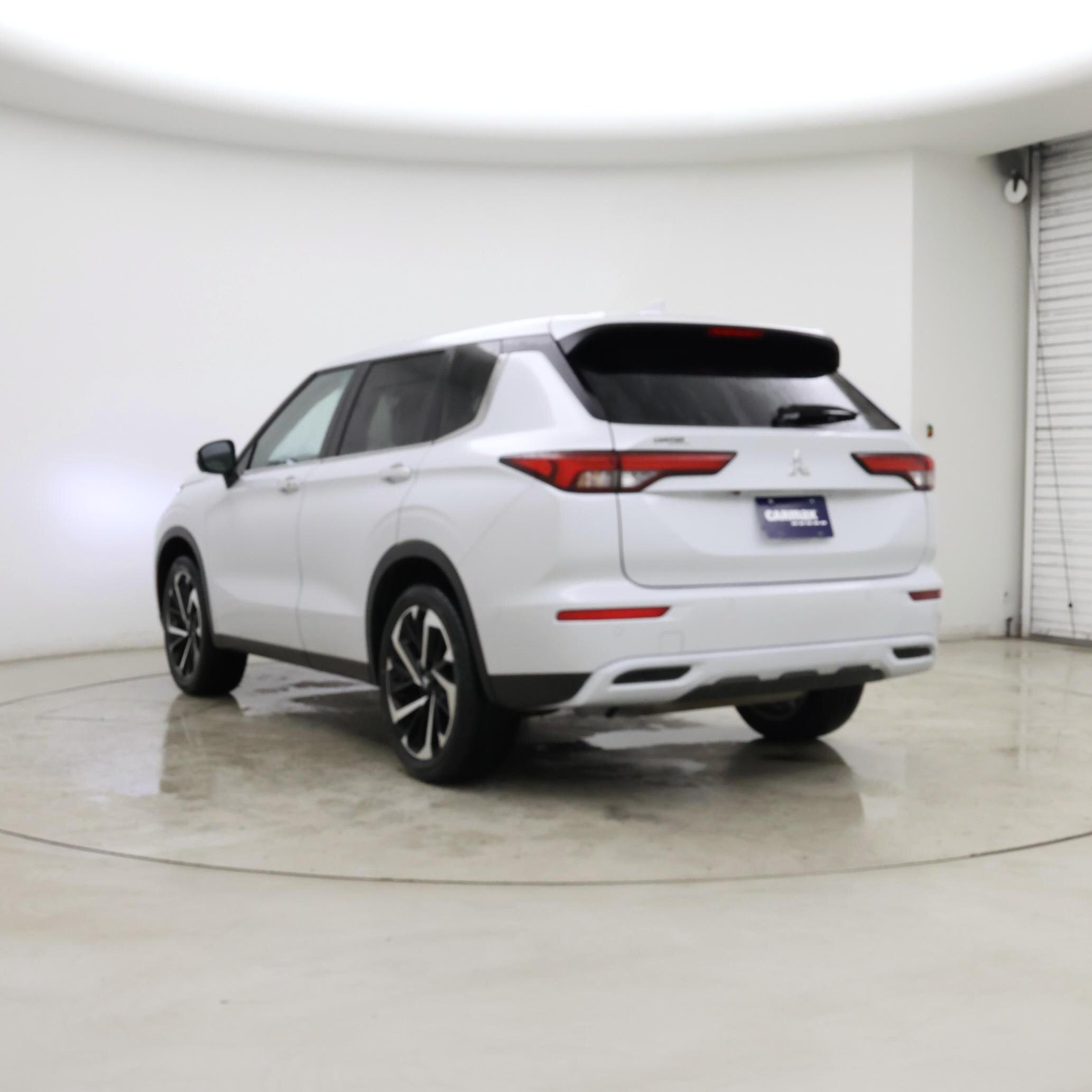 Thumbnail: 2024 Mitsubishi Outlander - 2