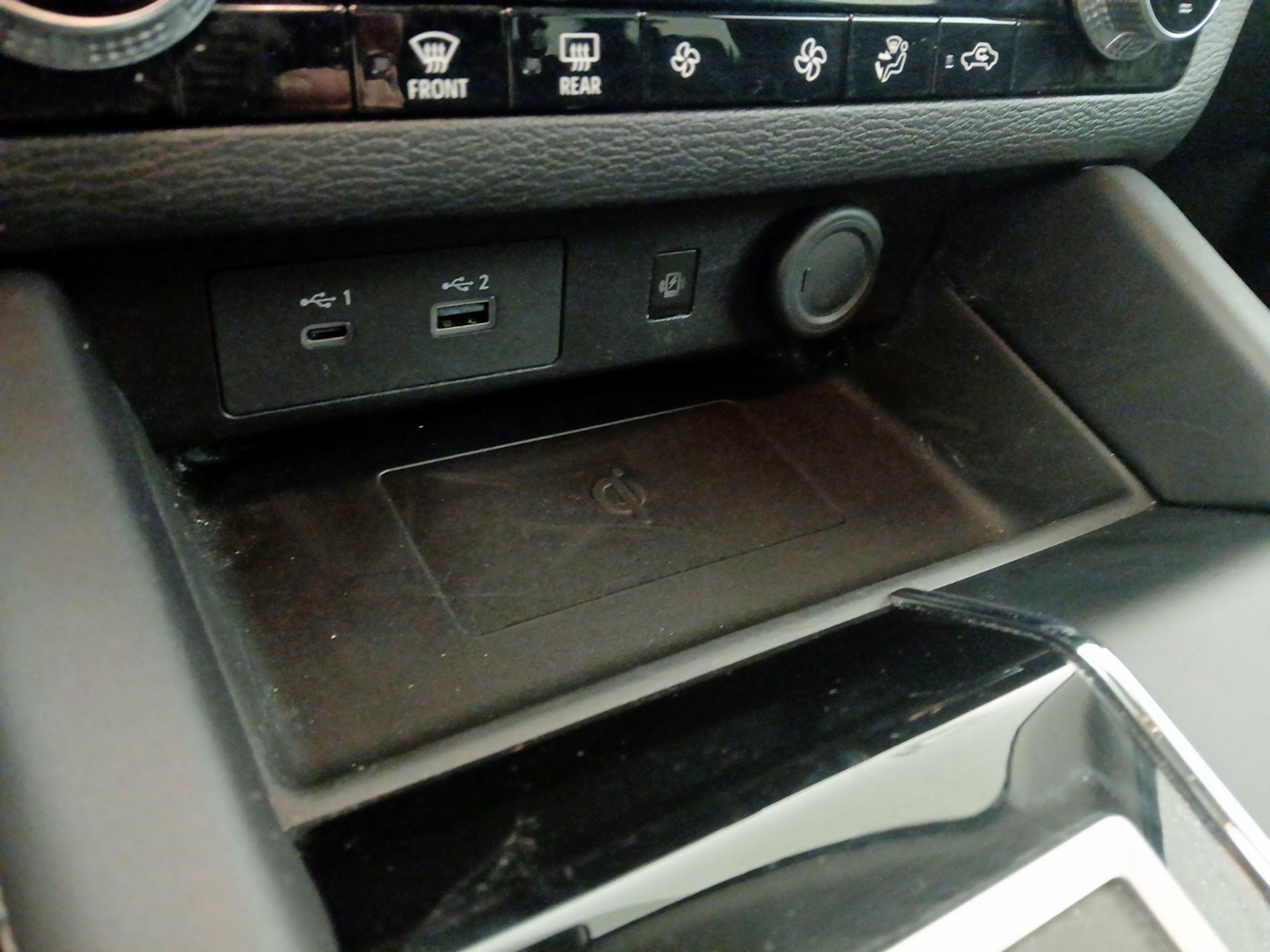 Thumbnail: 2024 Mitsubishi Outlander - 19