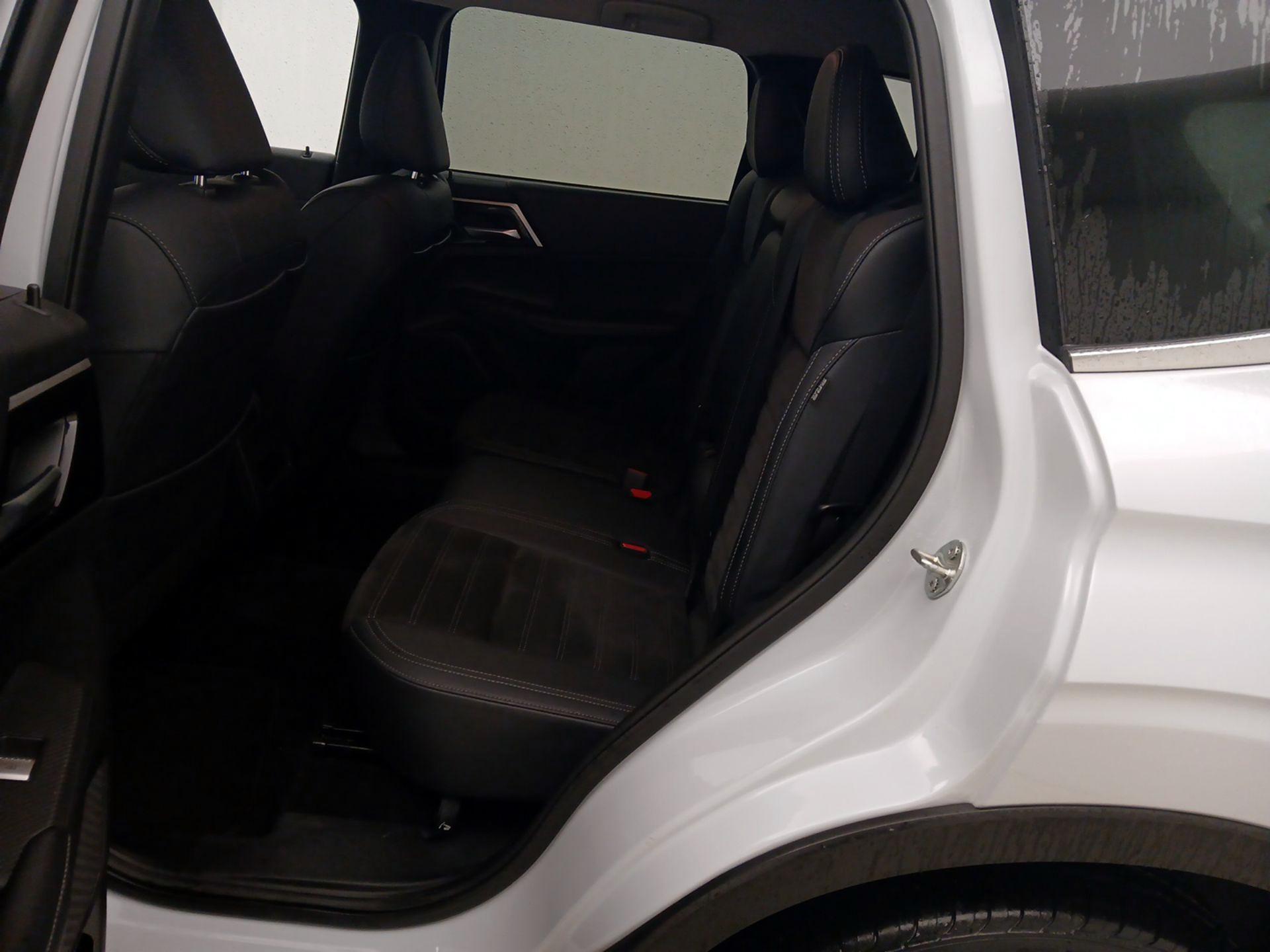 Thumbnail: 2024 Mitsubishi Outlander - 20