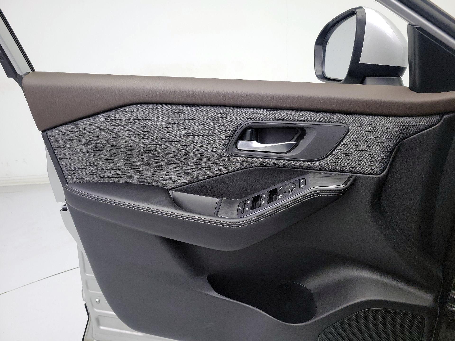 Thumbnail: 2023 Nissan Rogue - 12