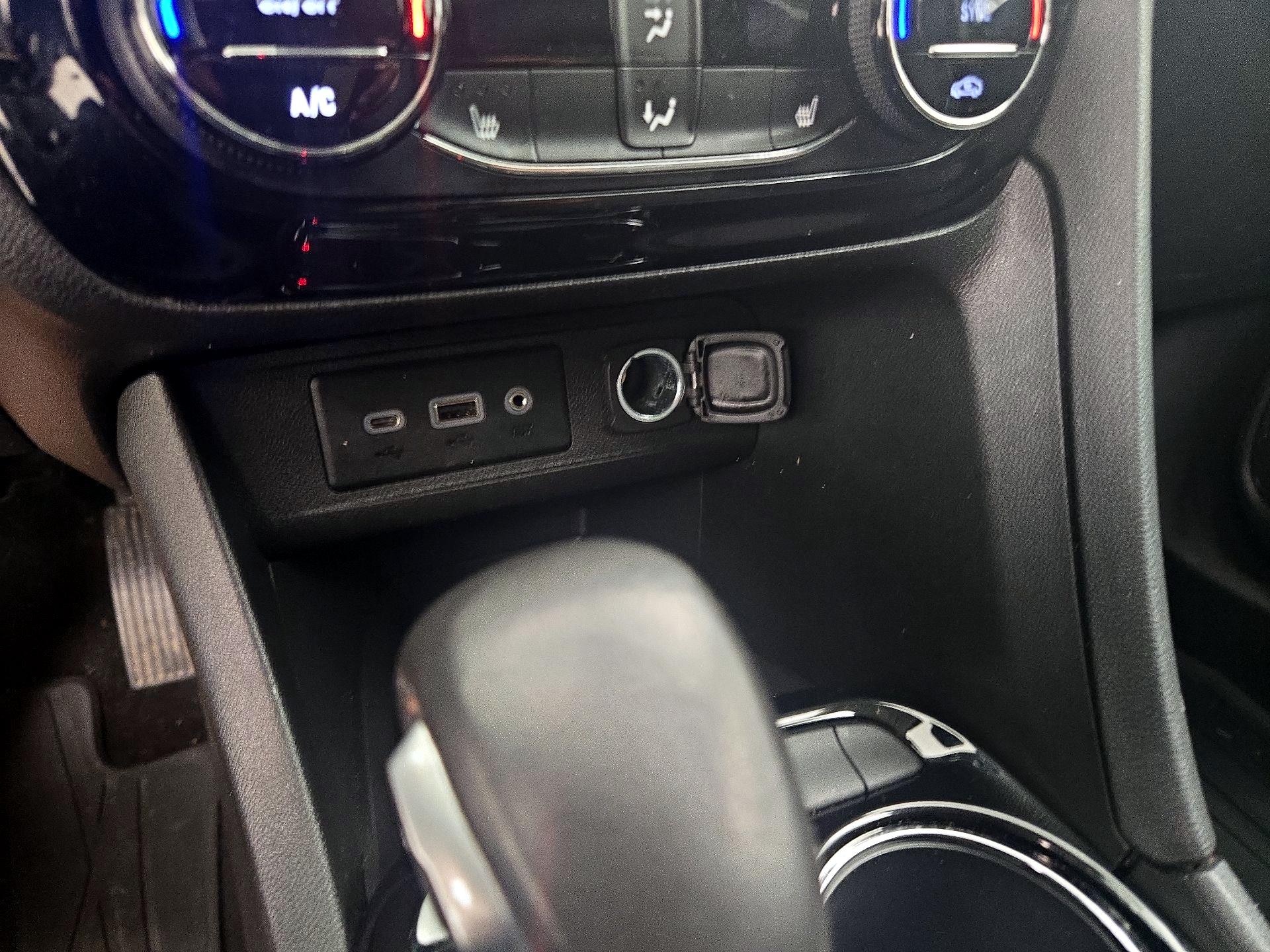 Thumbnail: 2023 Buick Encore GX - 18