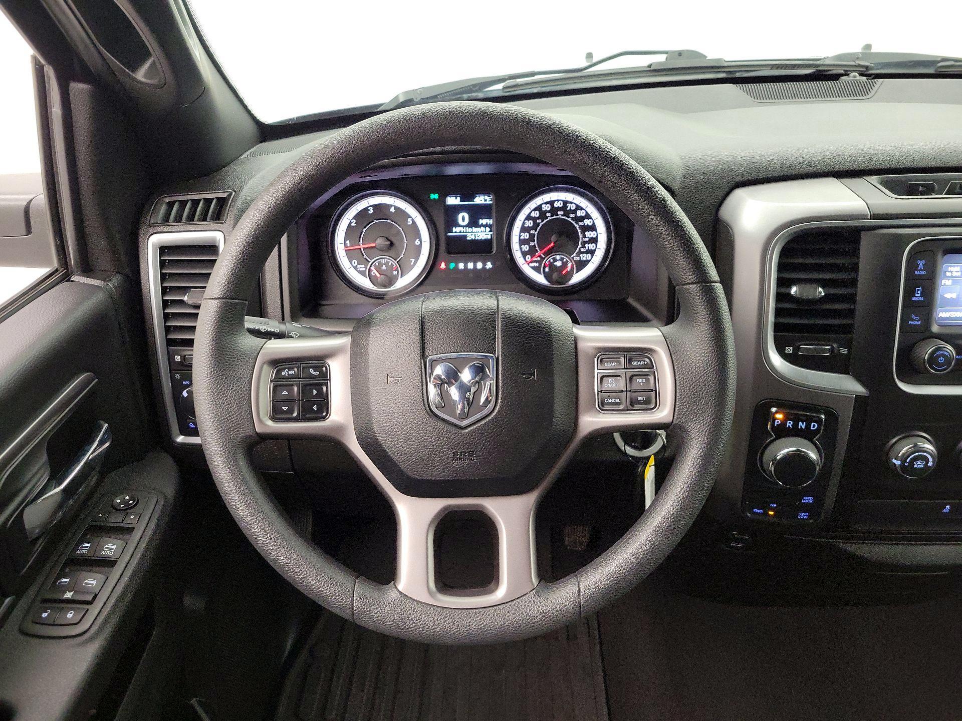 Thumbnail: 2022 RAM 1500 Classic - 10