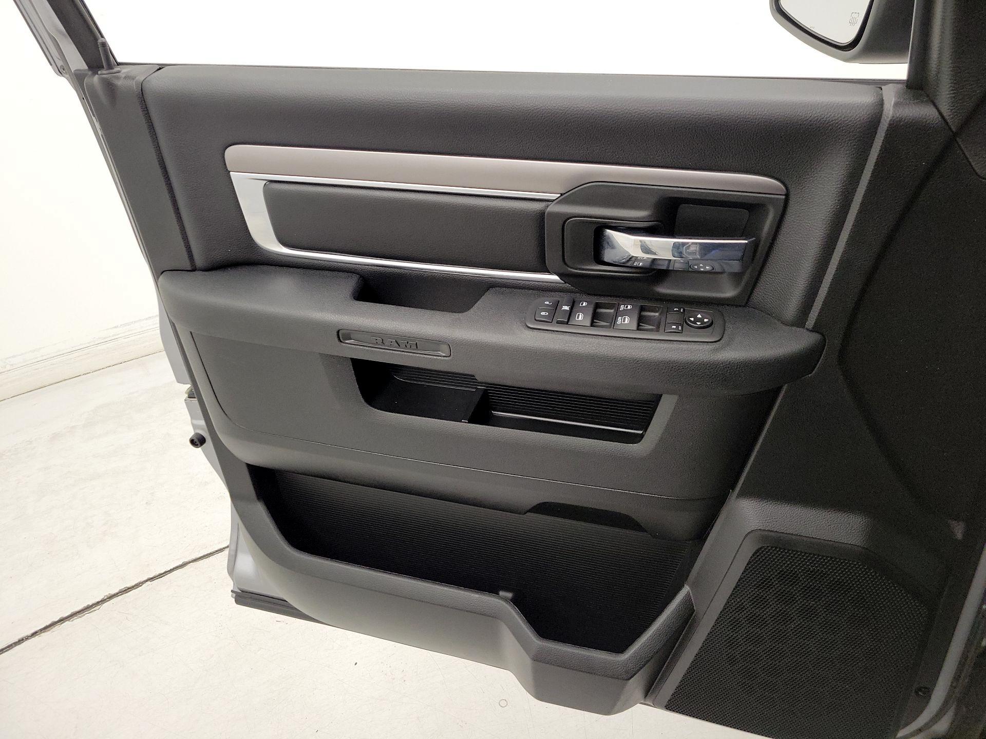 Thumbnail: 2022 RAM 1500 Classic - 12