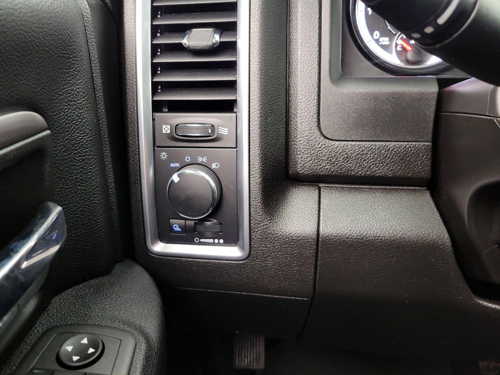 Thumbnail: 2022 RAM 1500 Classic - 13