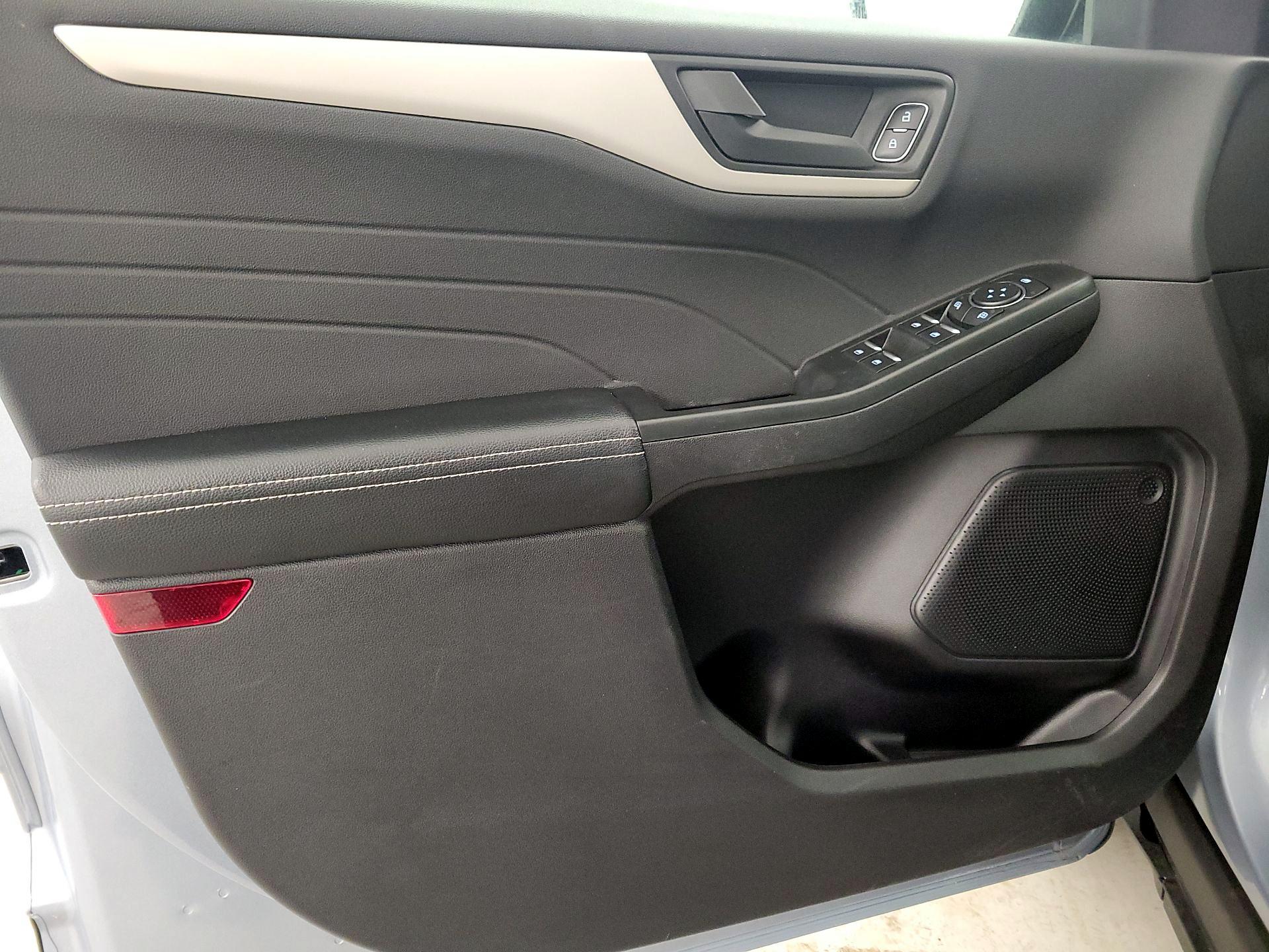 Thumbnail: 2022 Ford Escape - 12