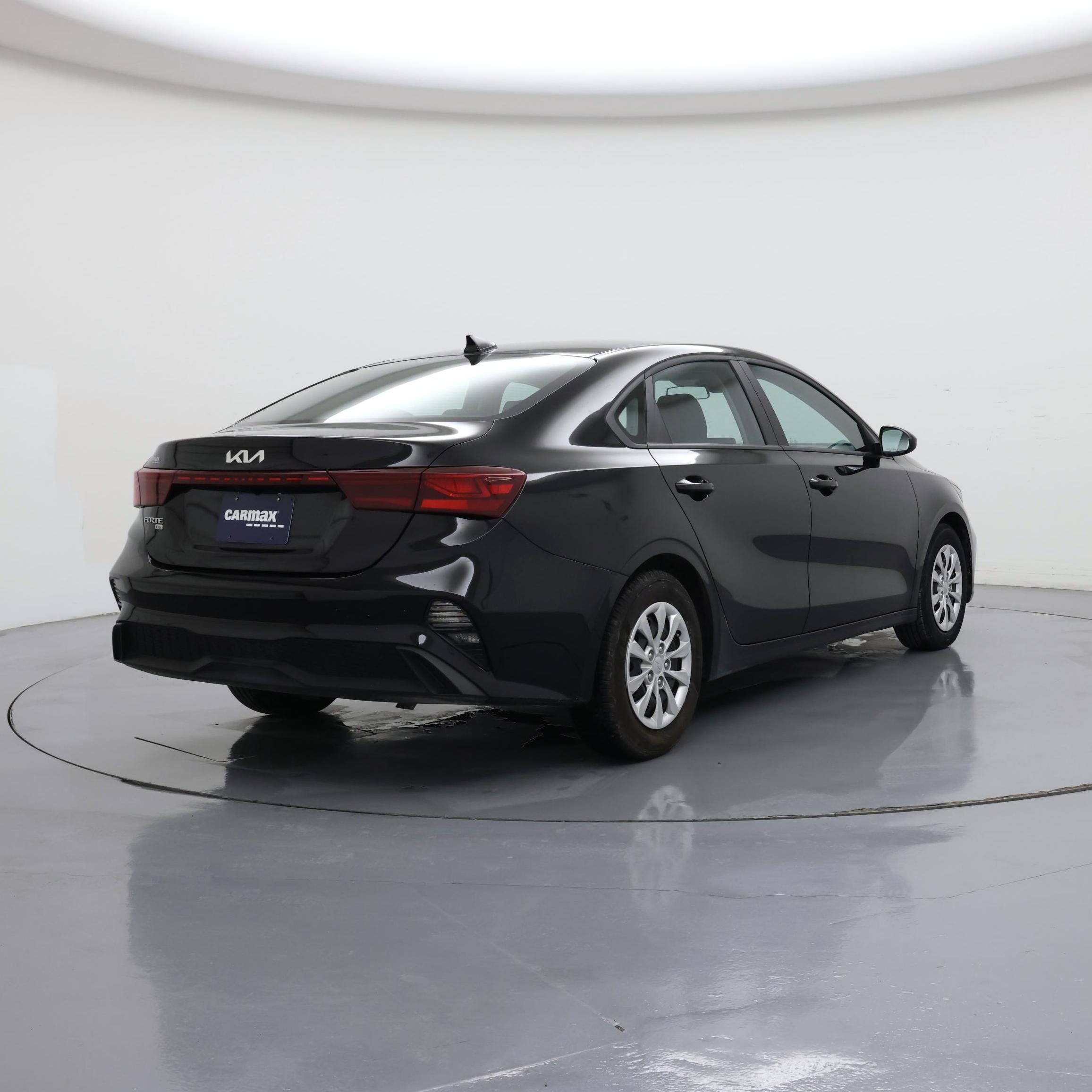 Thumbnail: 2023 Kia Forte - 8