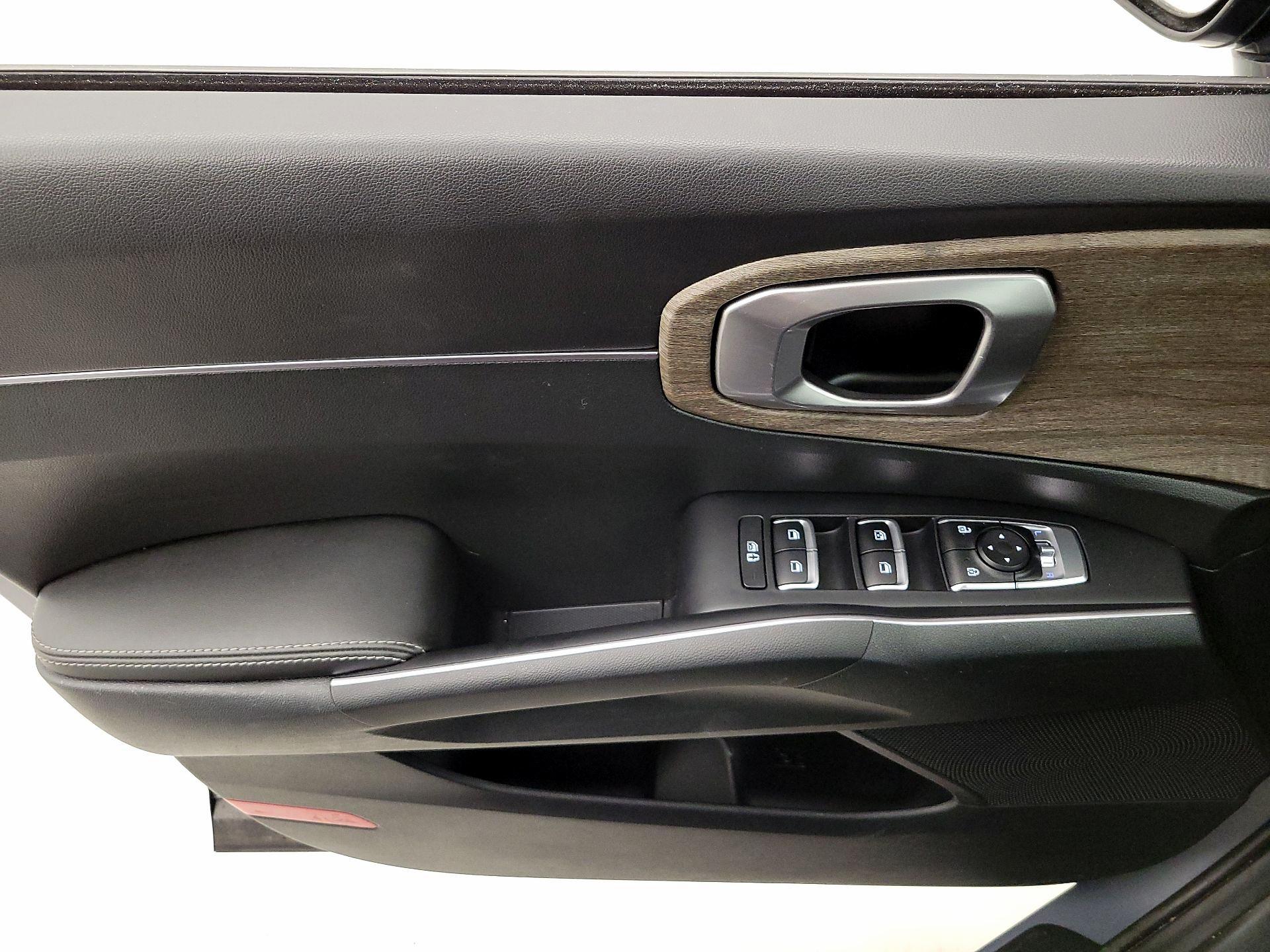 Thumbnail: 2022 Kia Sorento - 12