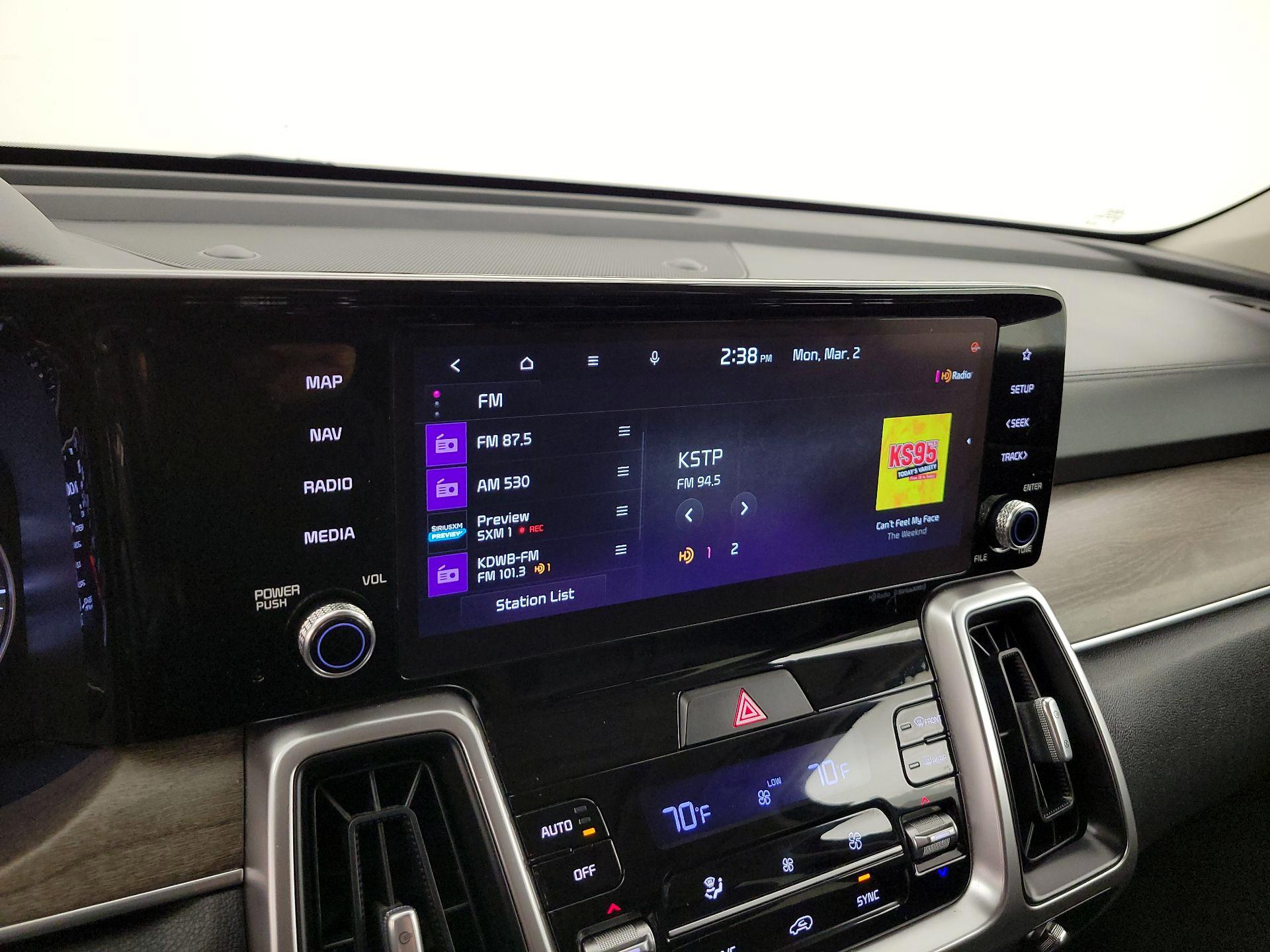 Thumbnail: 2022 Kia Sorento - 16