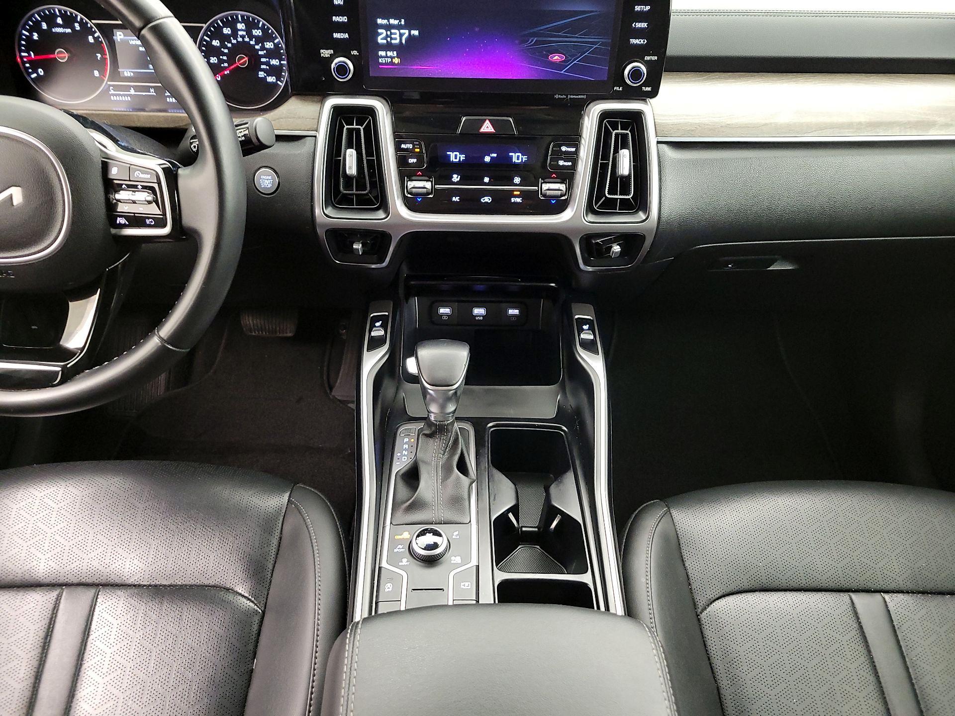 Thumbnail: 2022 Kia Sorento - 18