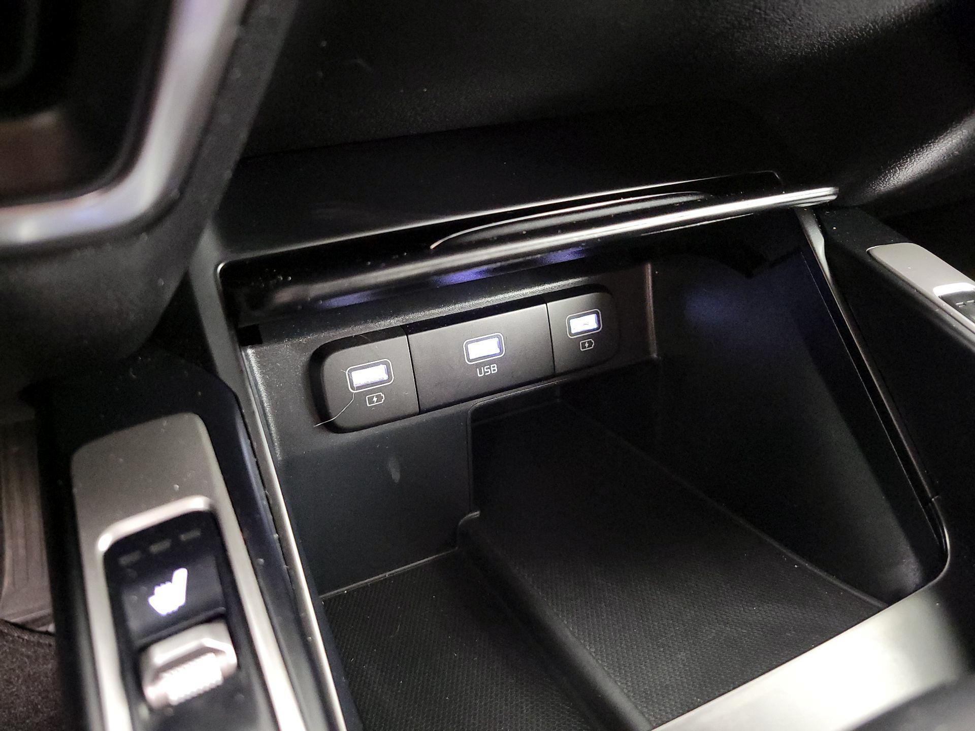 Thumbnail: 2022 Kia Sorento - 19