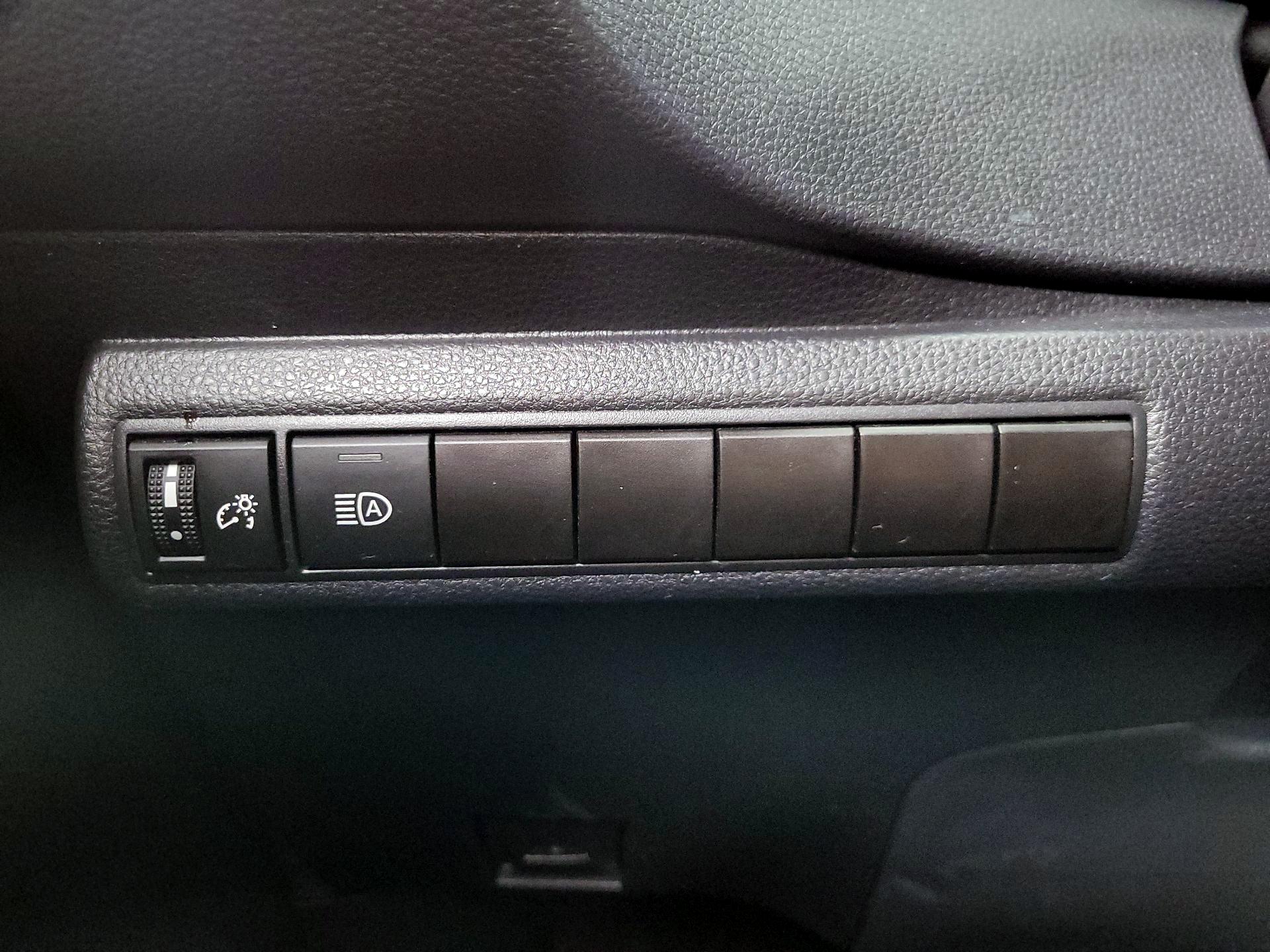 Thumbnail: 2025 Toyota Corolla - 13