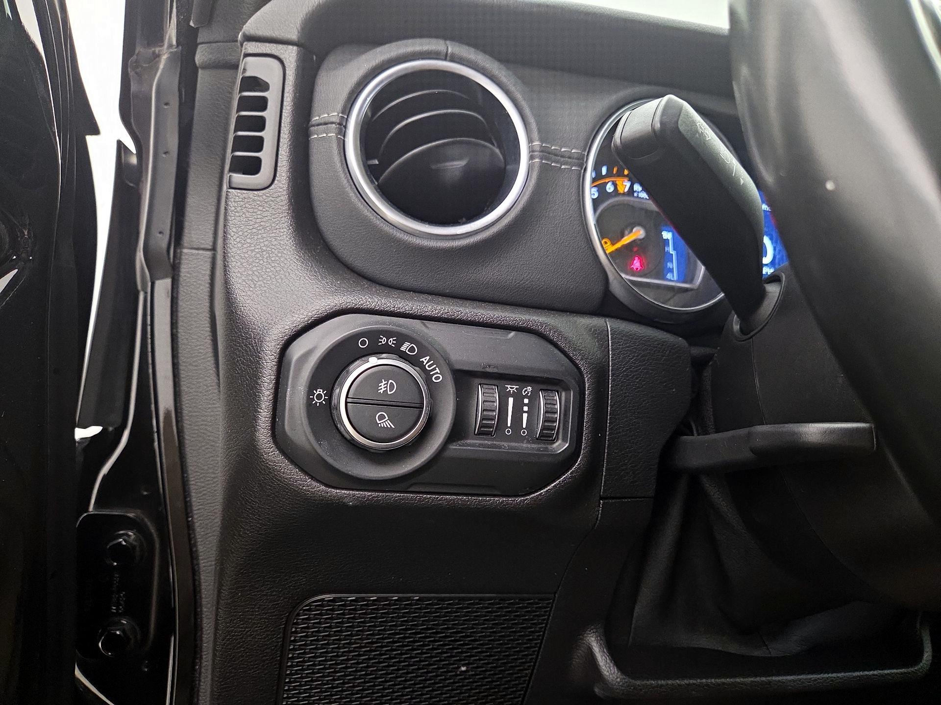 Thumbnail: 2021 Jeep Gladiator - 13