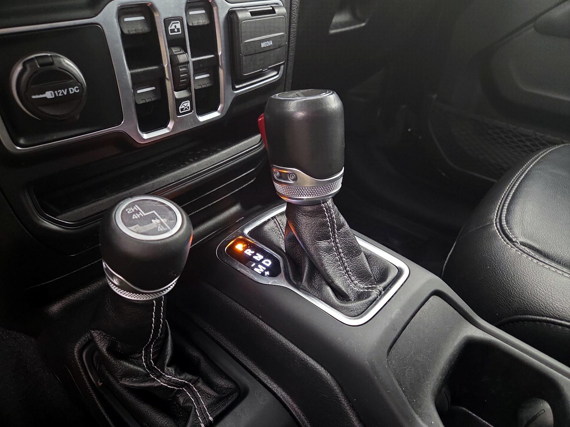 Thumbnail: 2021 Jeep Gladiator - 17