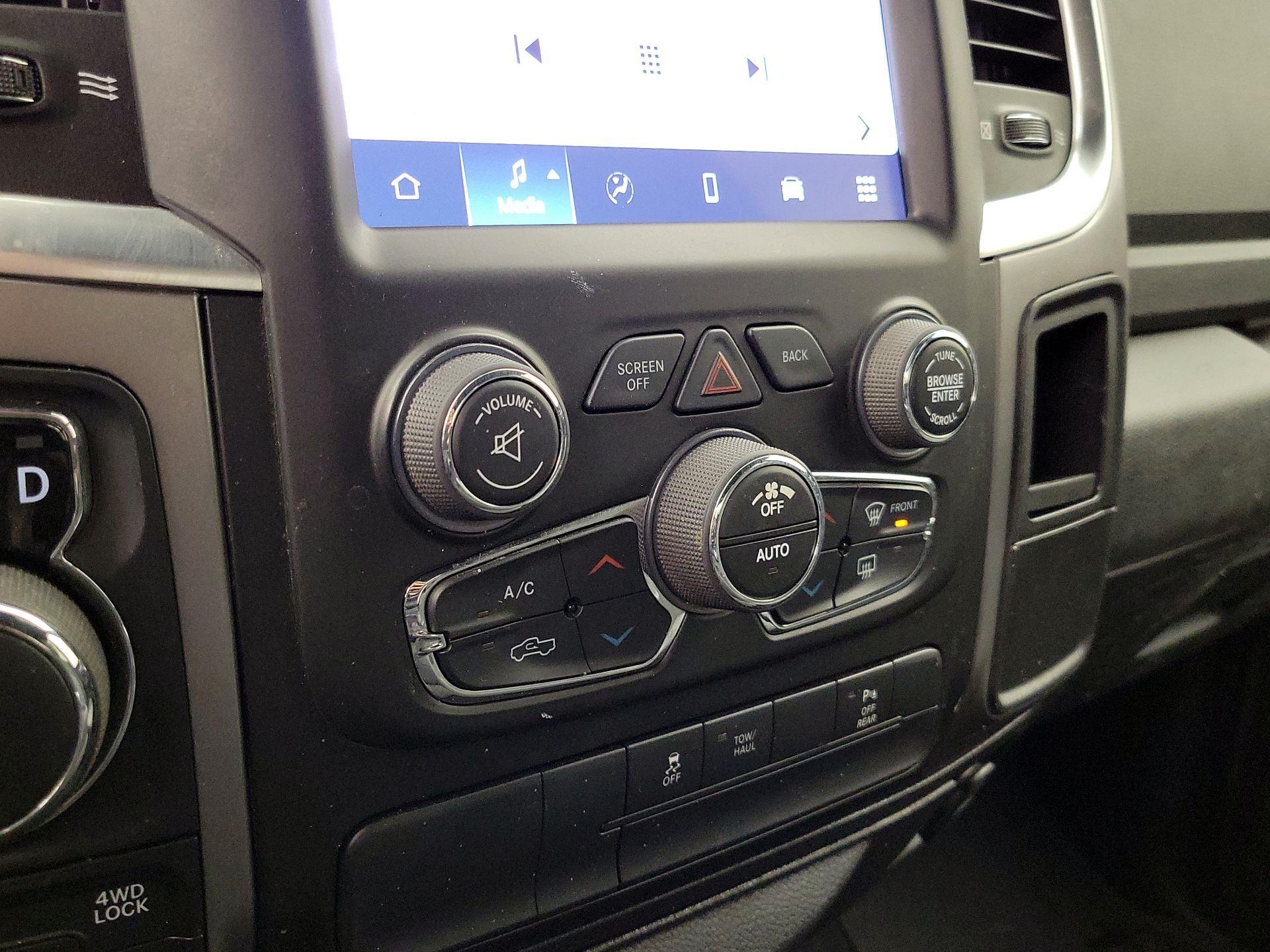 Thumbnail: 2022 RAM 1500 Classic - 16