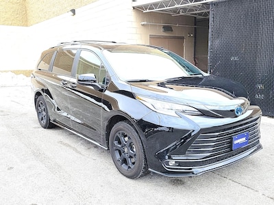 2025 Toyota Sienna Woodland Edition