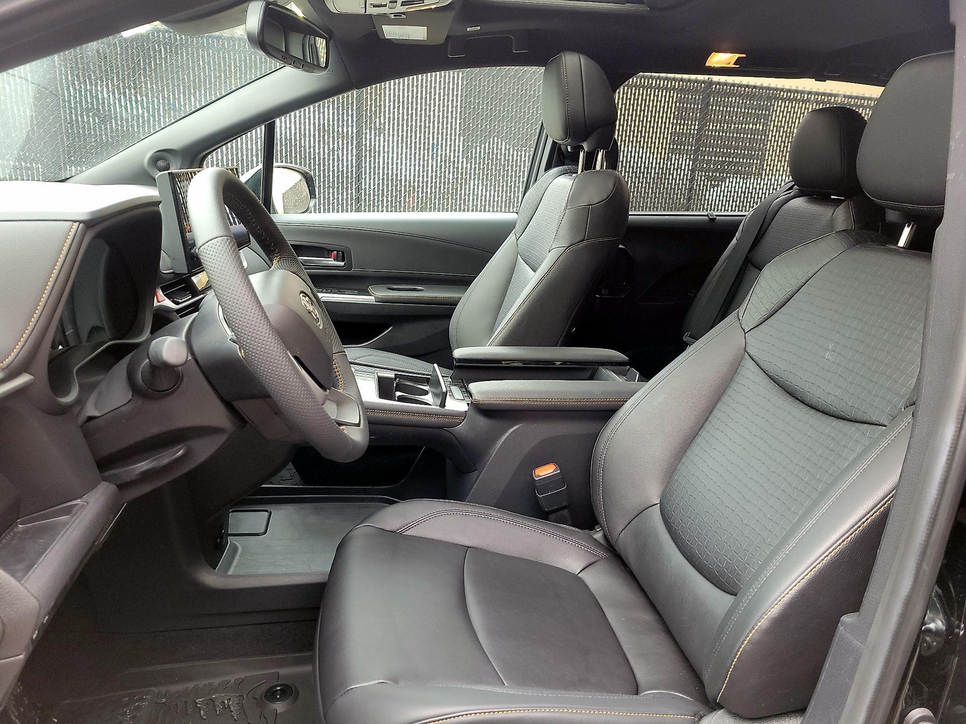 Thumbnail: 2025 Toyota Sienna - 9