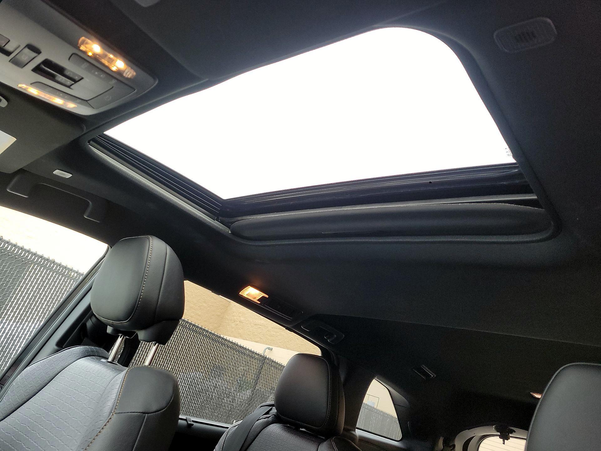 Thumbnail: 2025 Toyota Sienna - 17