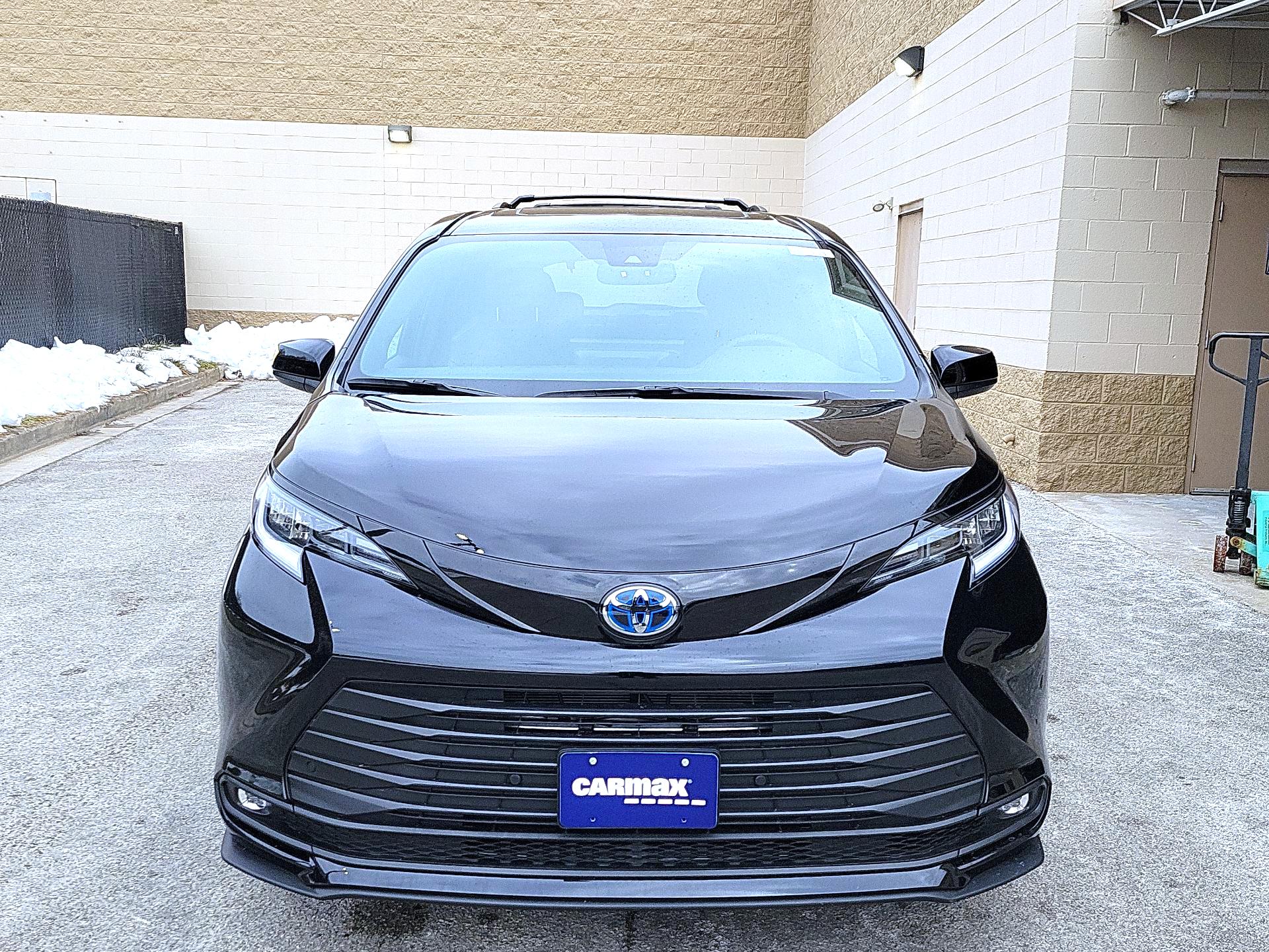 Thumbnail: 2025 Toyota Sienna - 2