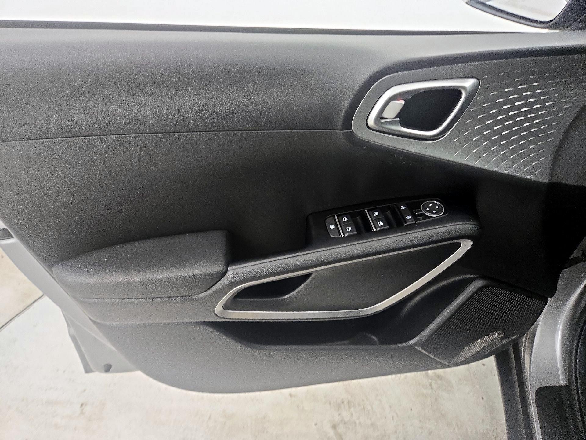 Thumbnail: 2023 Kia Soul - 12