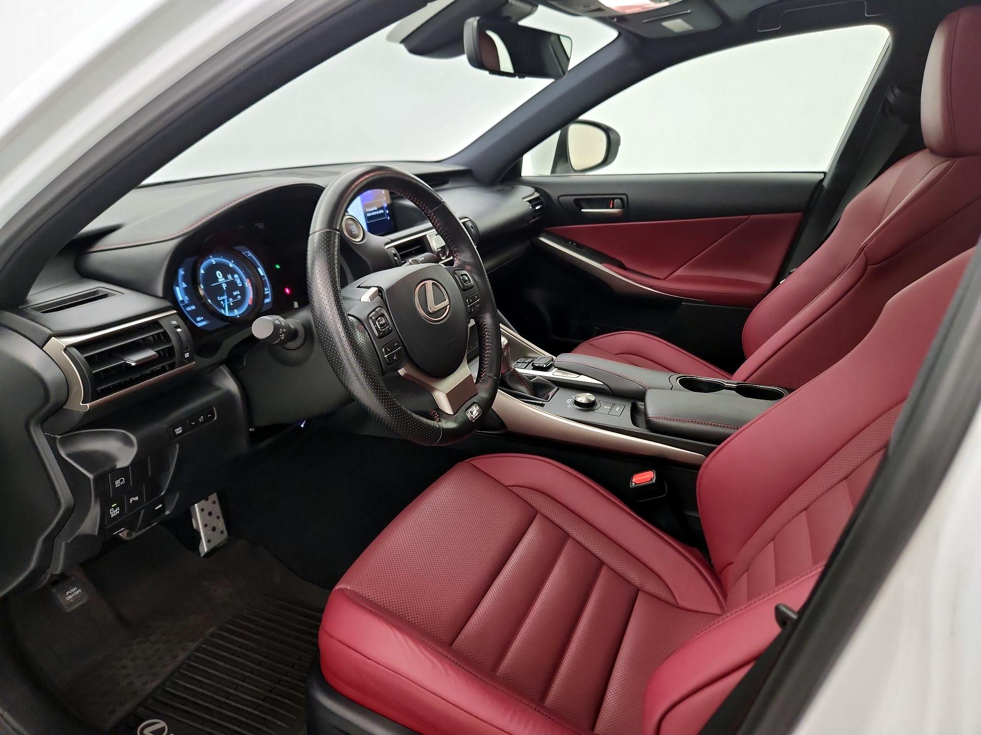 Thumbnail: 2019 Lexus IS - 11