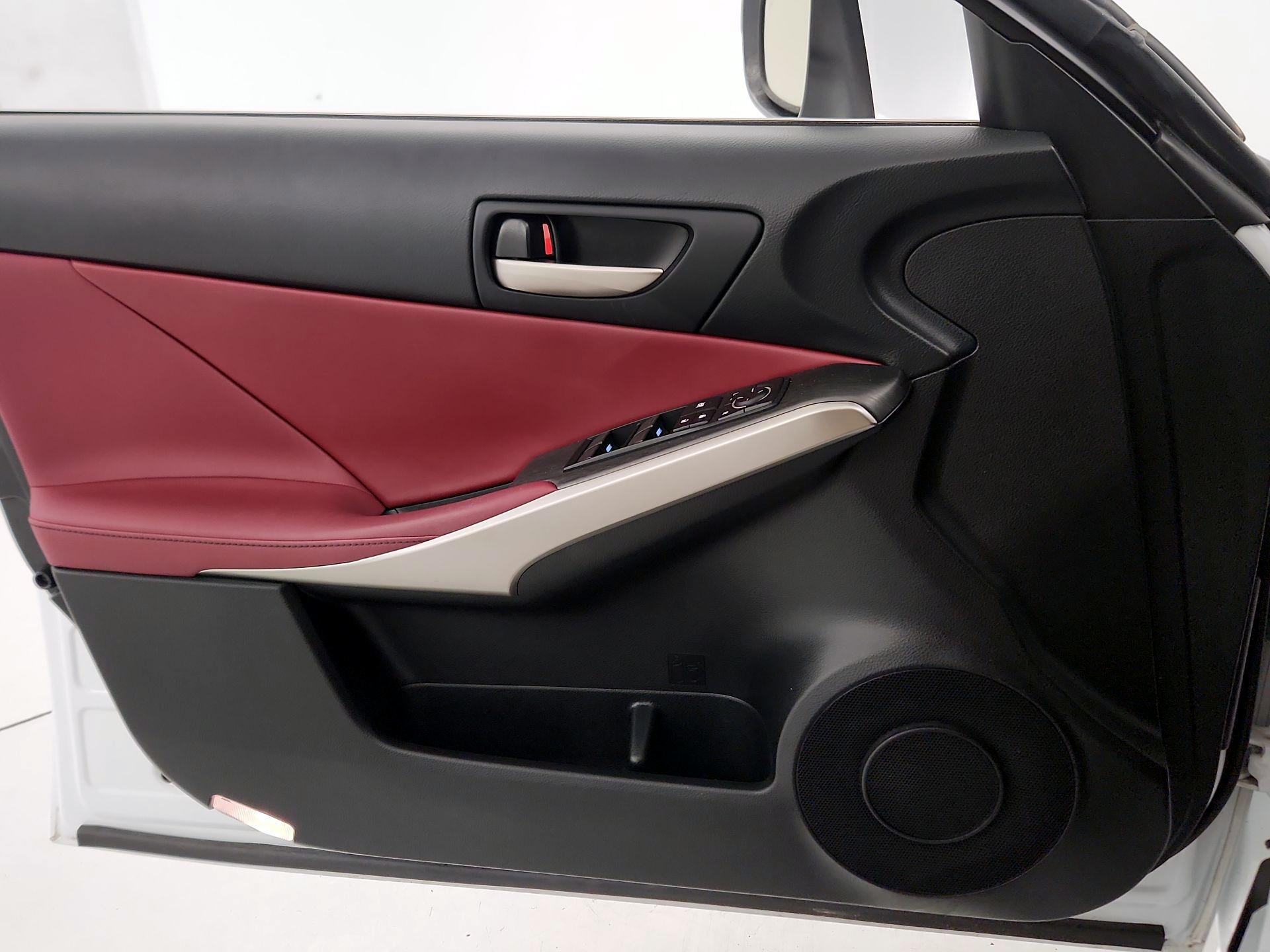 Thumbnail: 2019 Lexus IS - 12