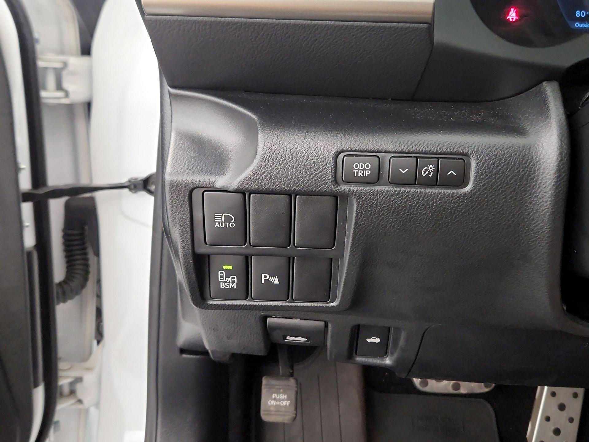 Thumbnail: 2019 Lexus IS - 13