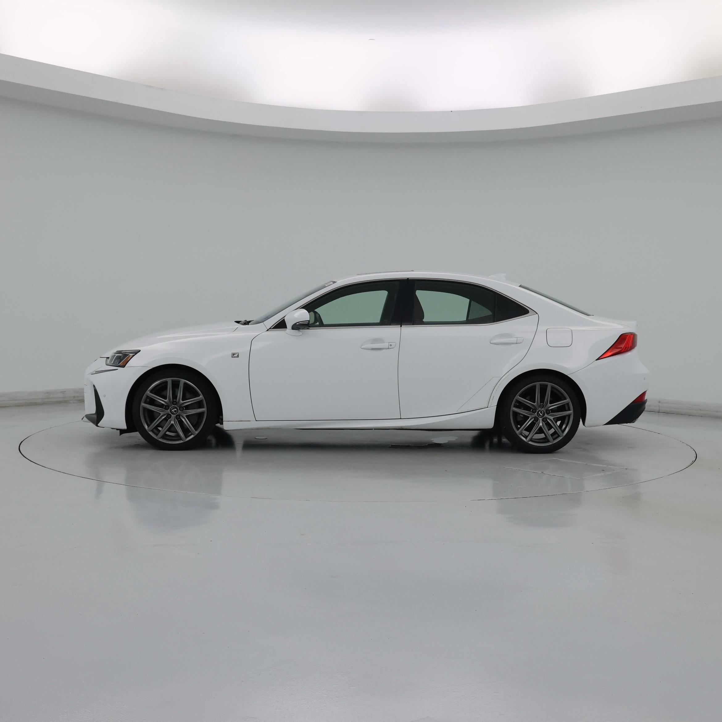 Thumbnail: 2019 Lexus IS - 3