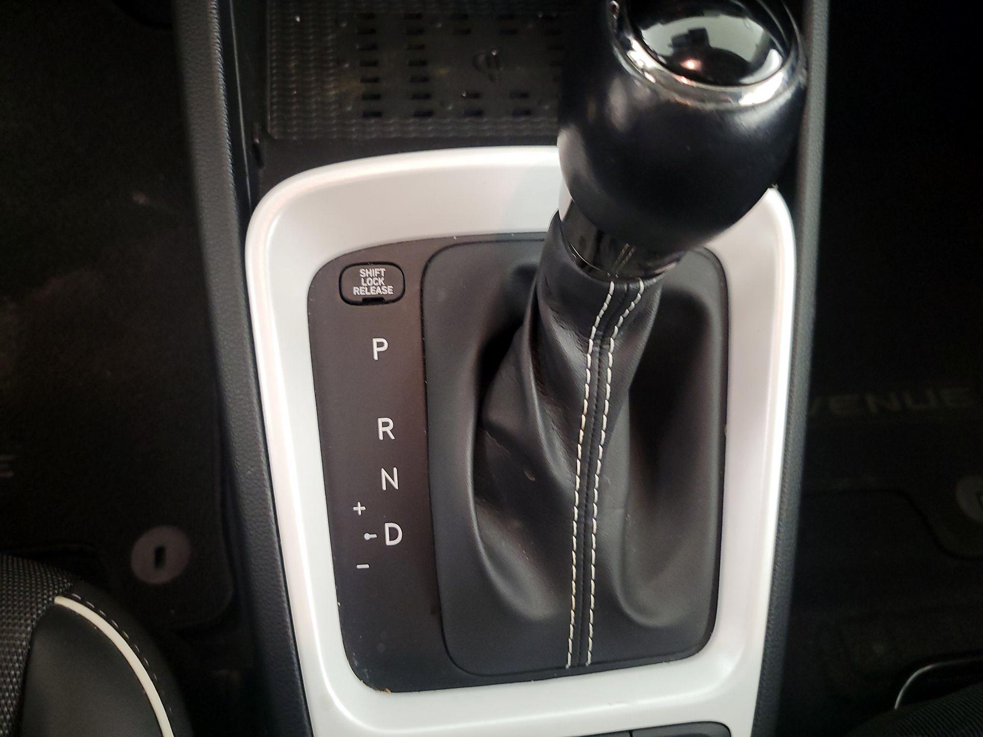 Thumbnail: 2024 Hyundai Venue - 18