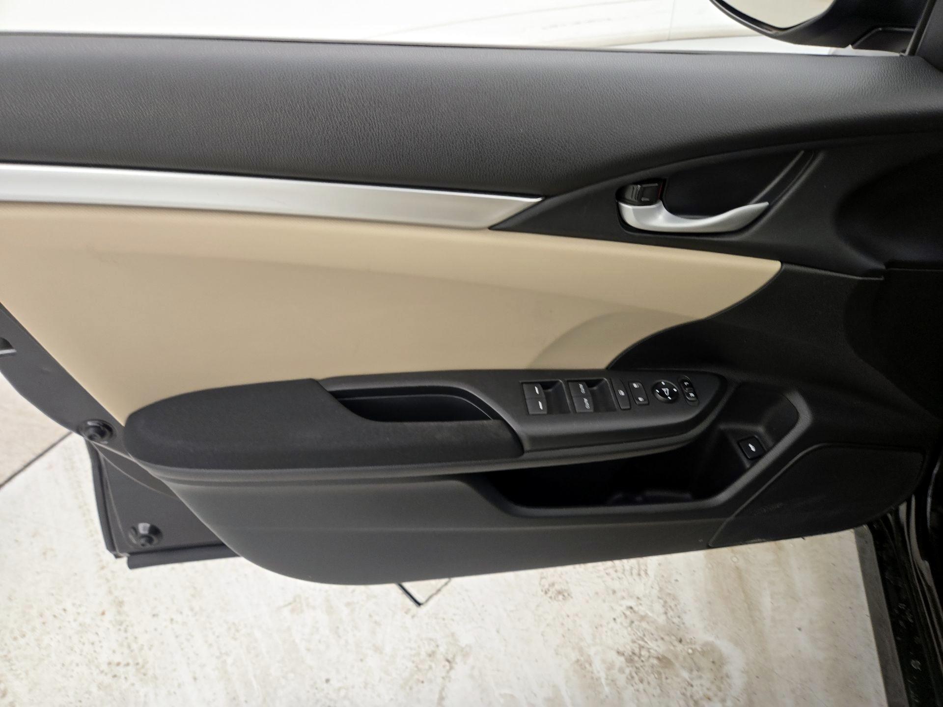 Thumbnail: 2017 Honda Civic - 12