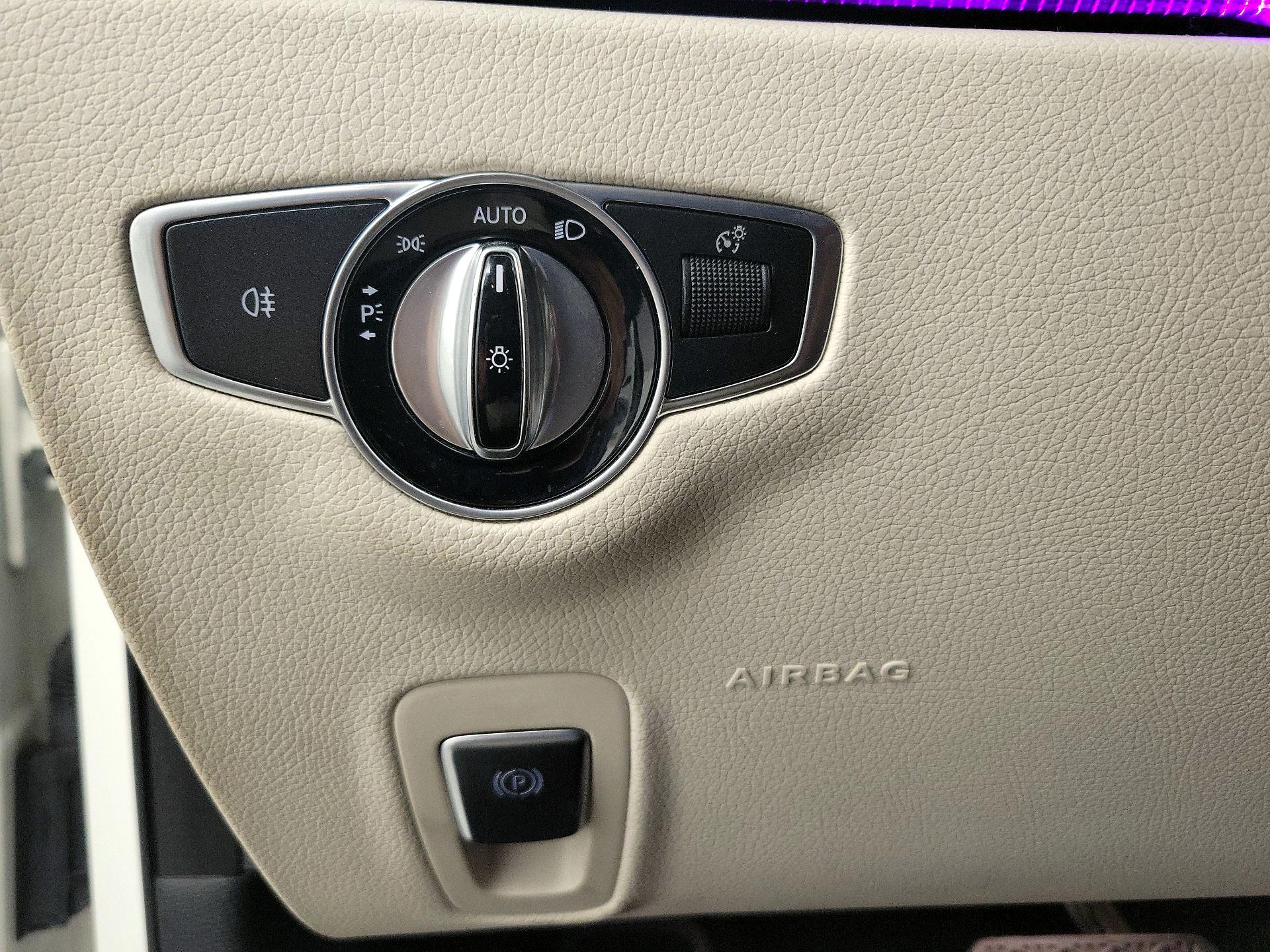 Thumbnail: 2020 Mercedes-Benz E-Class - 13