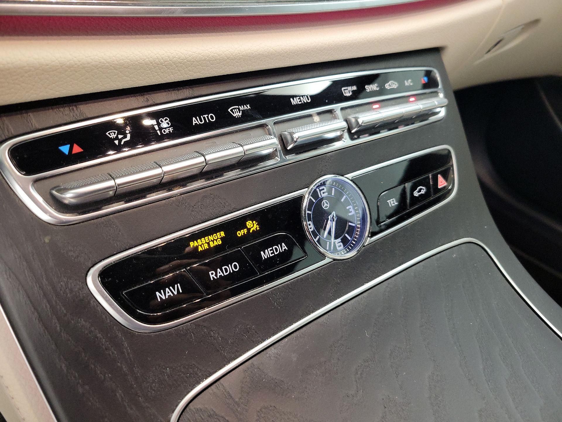 Thumbnail: 2020 Mercedes-Benz E-Class - 17