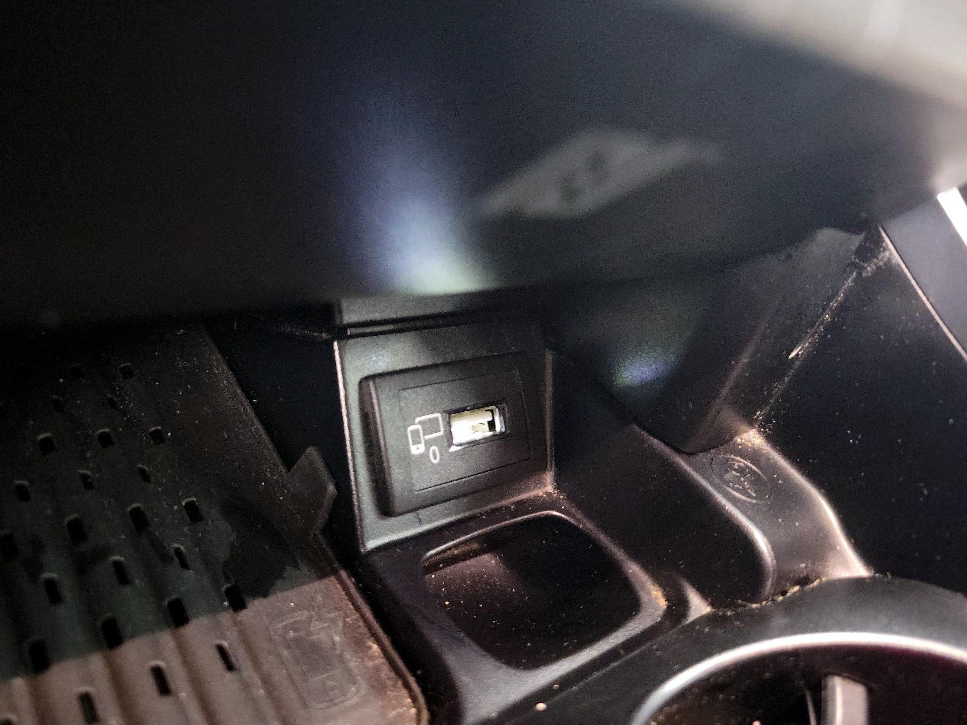 Thumbnail: 2020 Mercedes-Benz E-Class - 19