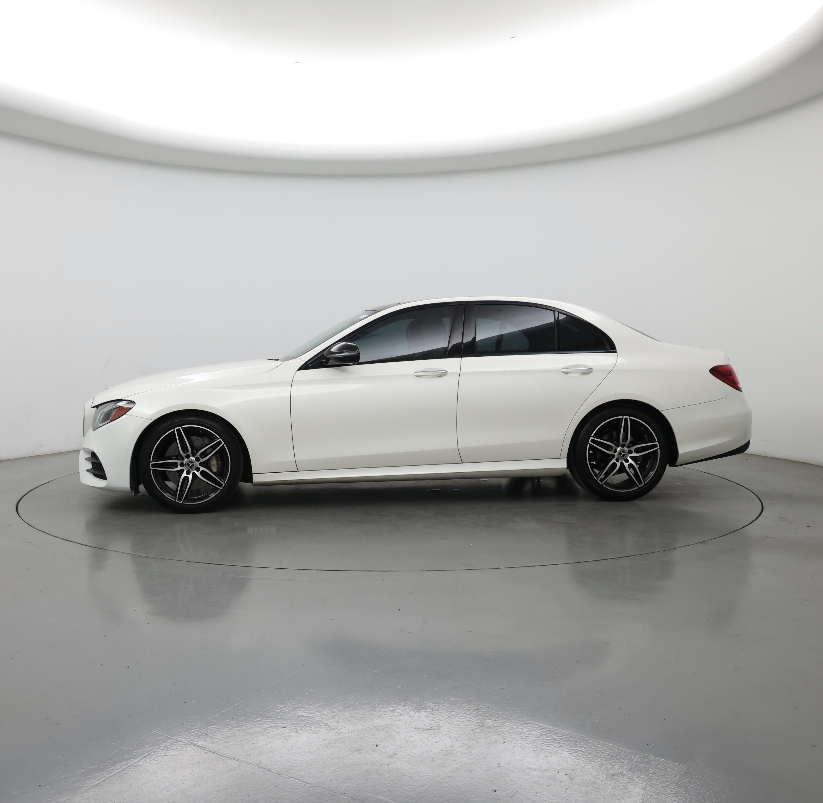 Thumbnail: 2020 Mercedes-Benz E-Class - 3