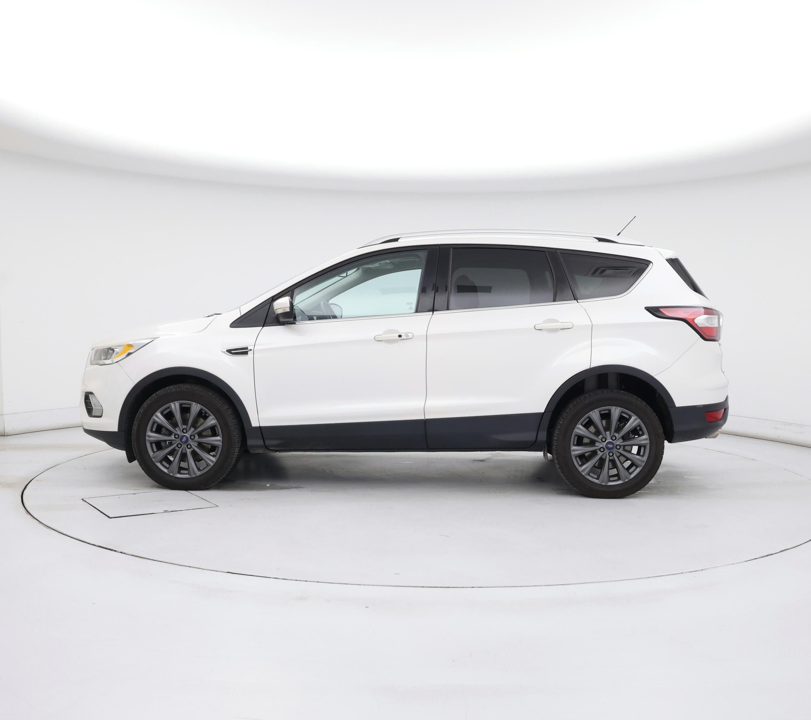 Thumbnail: 2017 Ford Escape - 3