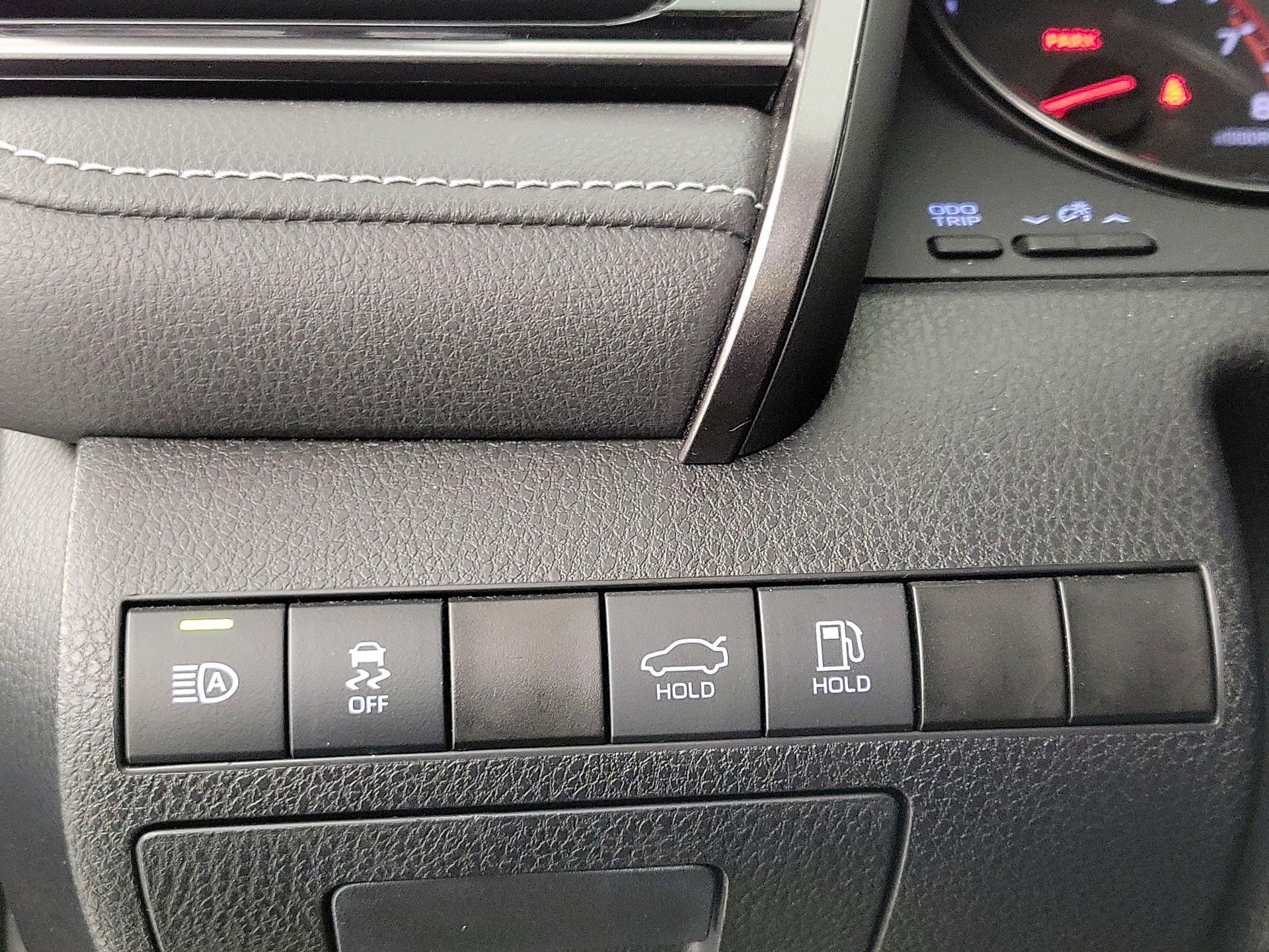 Thumbnail: 2021 Toyota Camry - 13