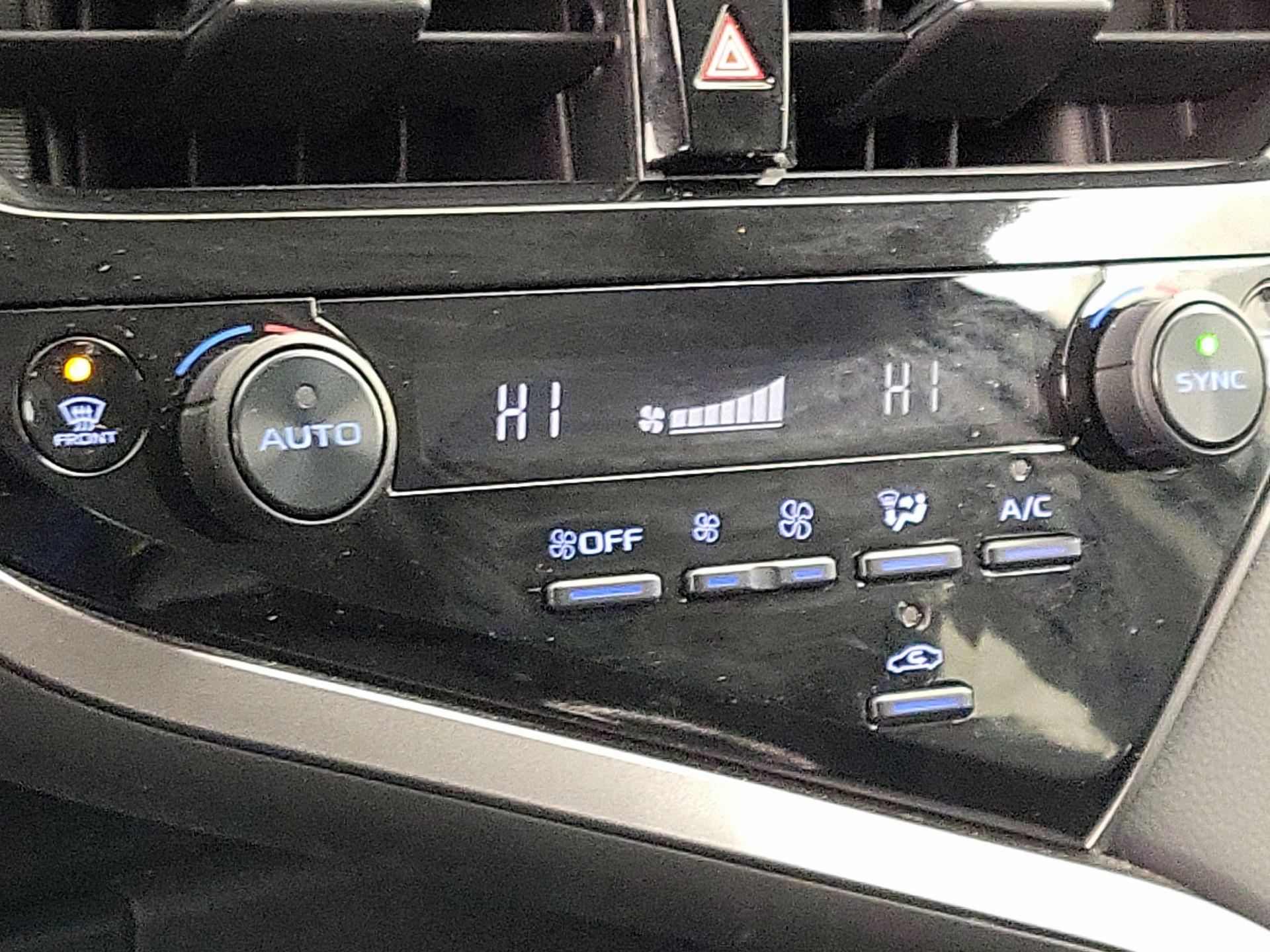 Thumbnail: 2021 Toyota Camry - 16